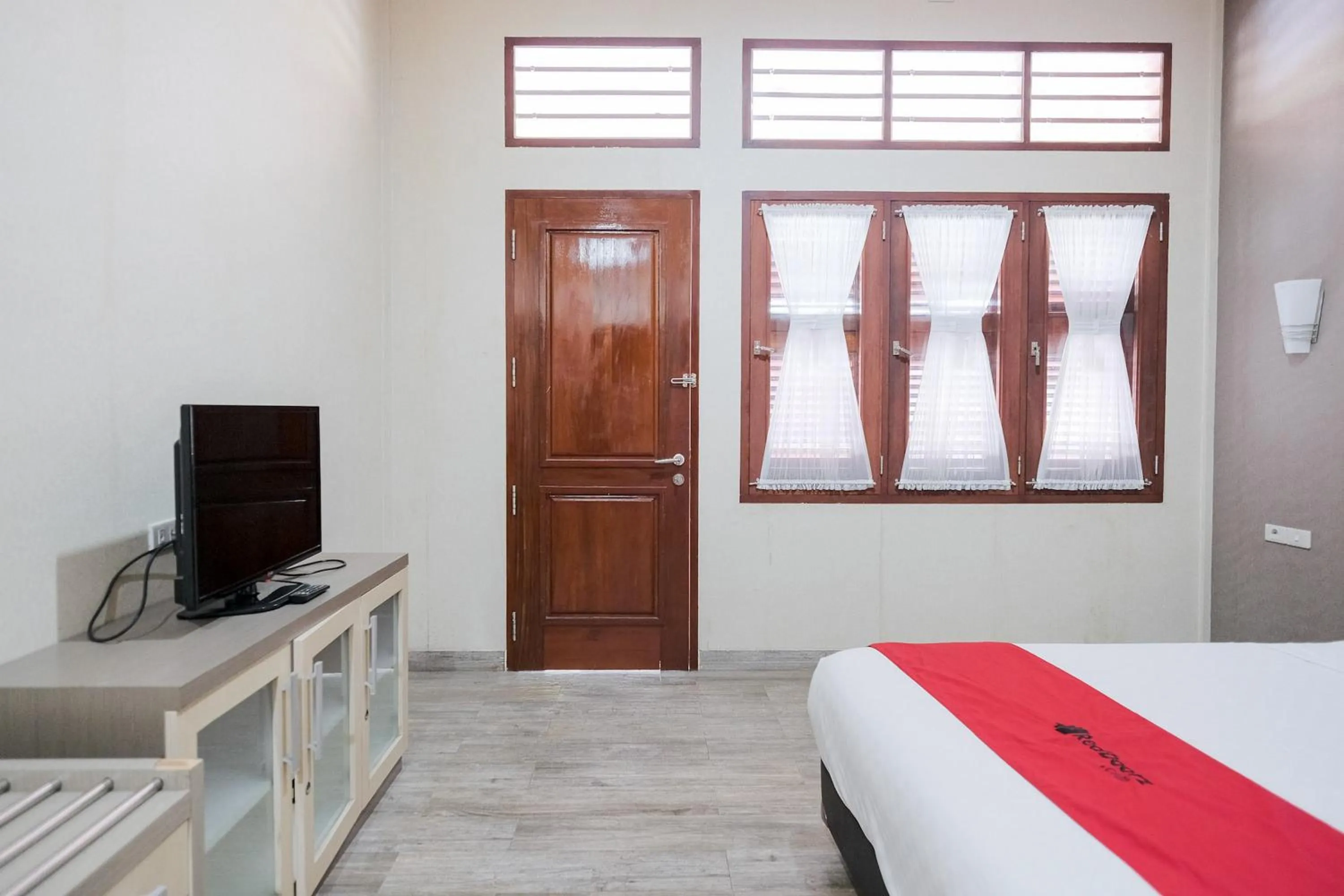 Bed in RedDoorz at Hotel Negeri Baru Kalianda Lampung