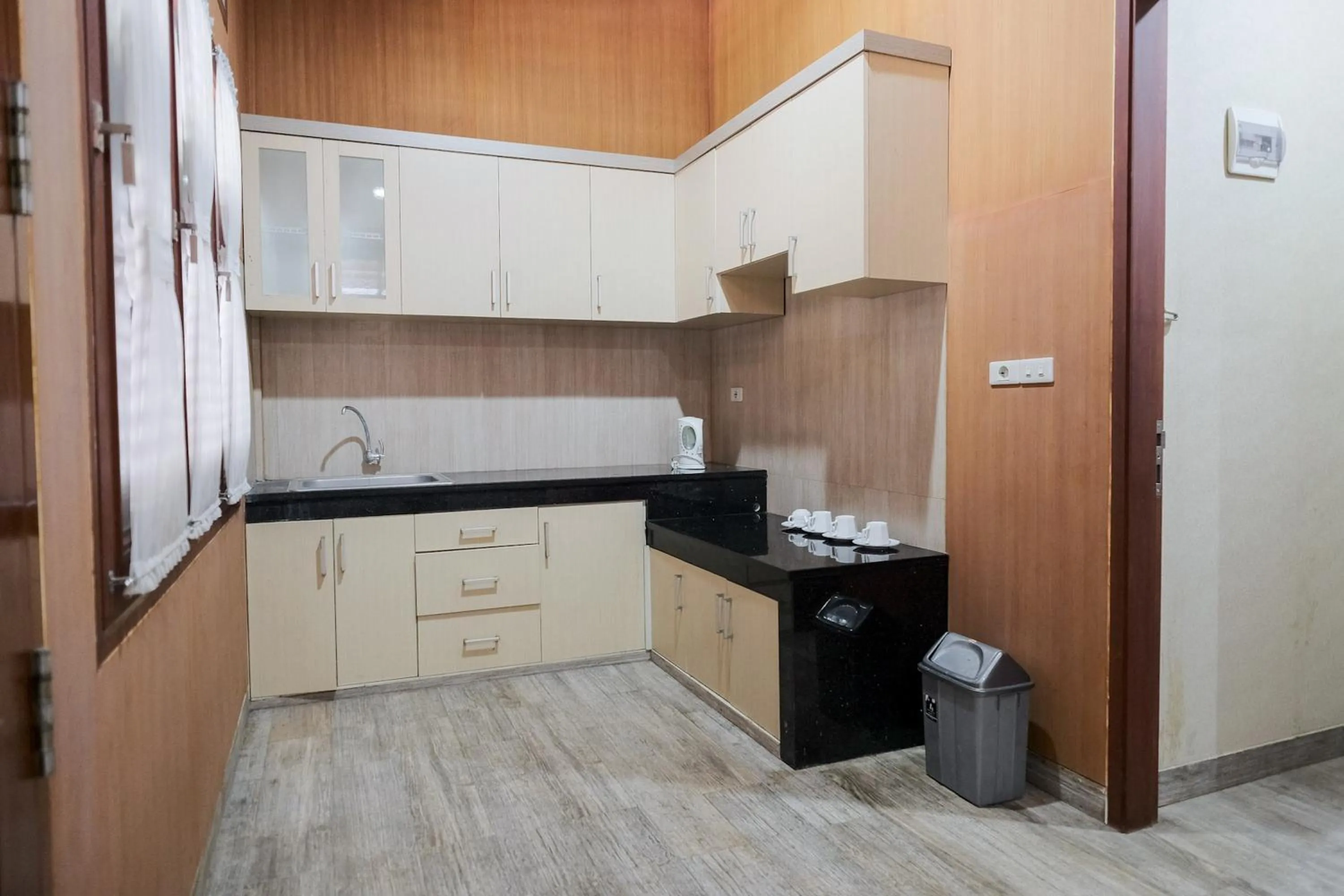 Kitchen or kitchenette in RedDoorz at Hotel Negeri Baru Kalianda Lampung