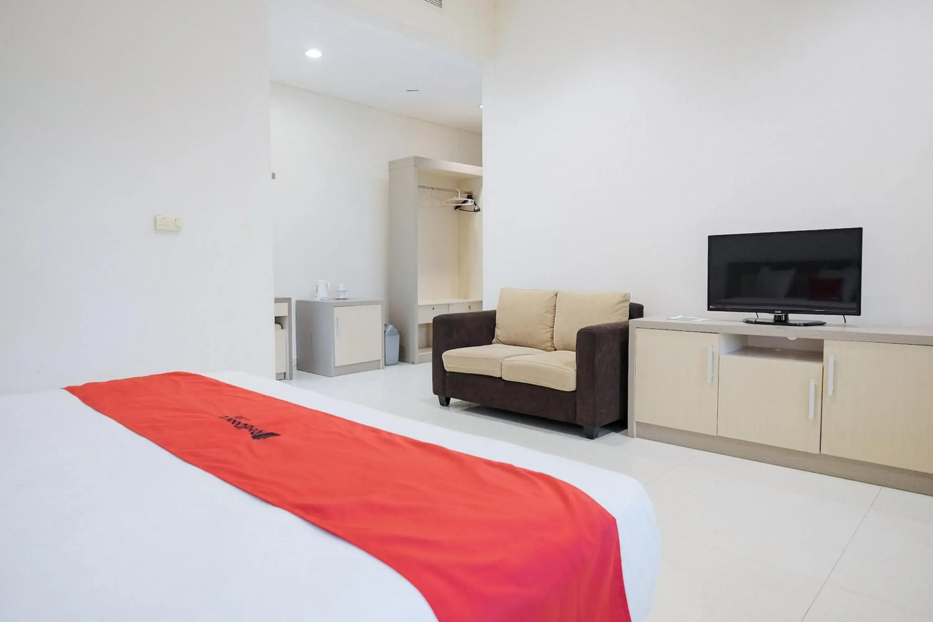 Bed in RedDoorz at Hotel Negeri Baru Kalianda Lampung Bed in RedDoorz at Hotel Negeri Baru Kalianda Lampung