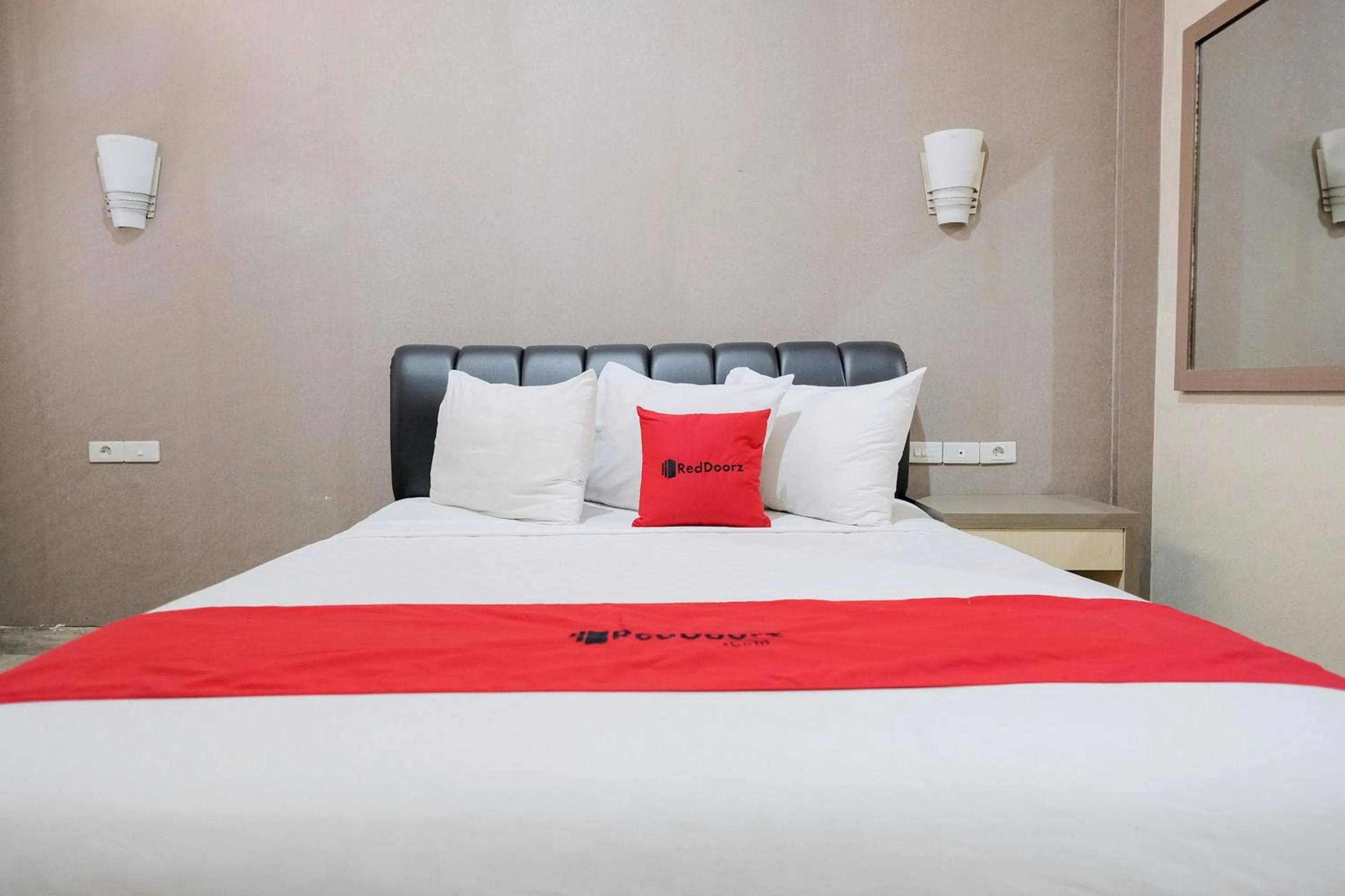 Bed in RedDoorz at Hotel Negeri Baru Kalianda Lampung