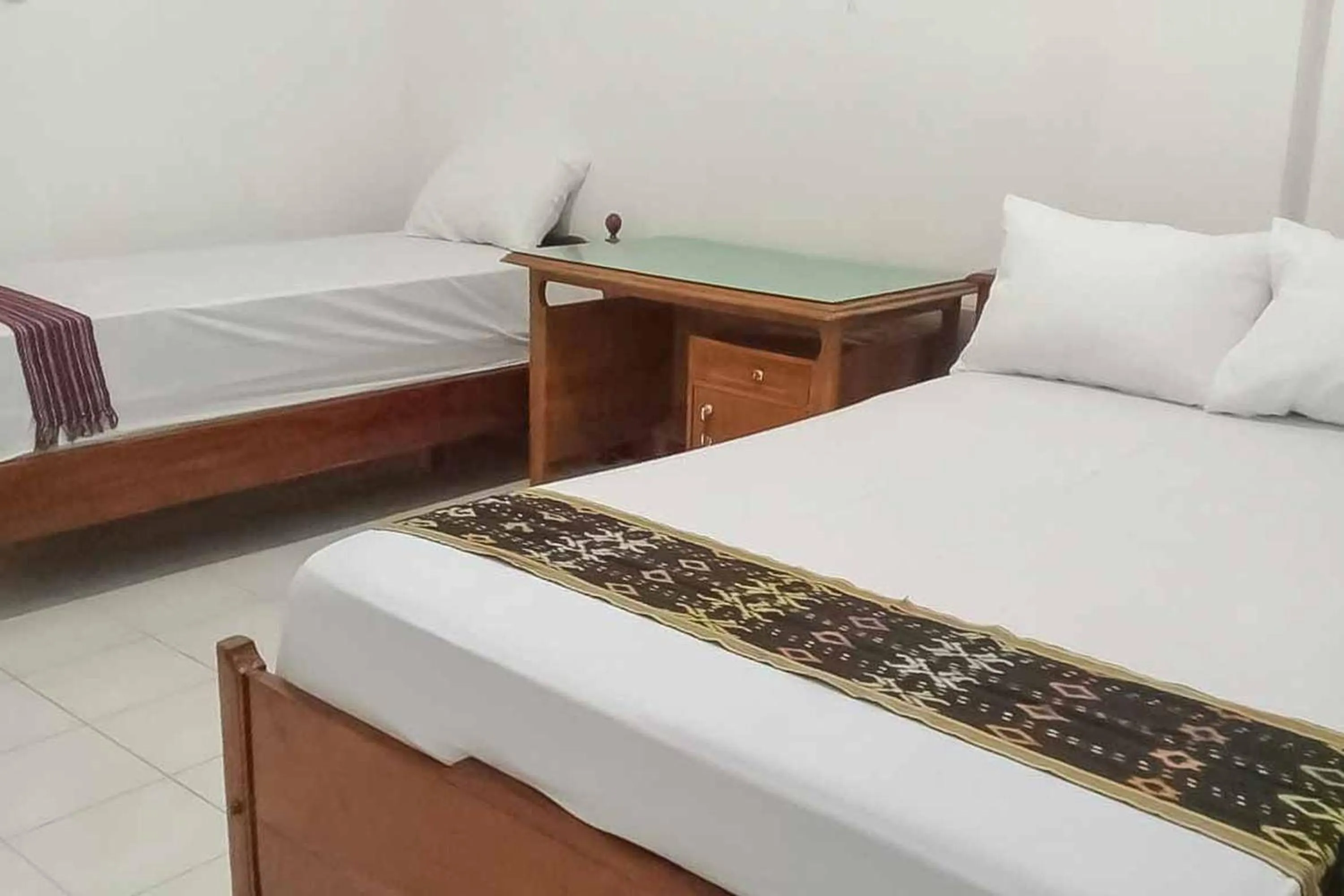 Bedroom, Bed in RedDoorz Plus @ Alun Alun Nganjuk