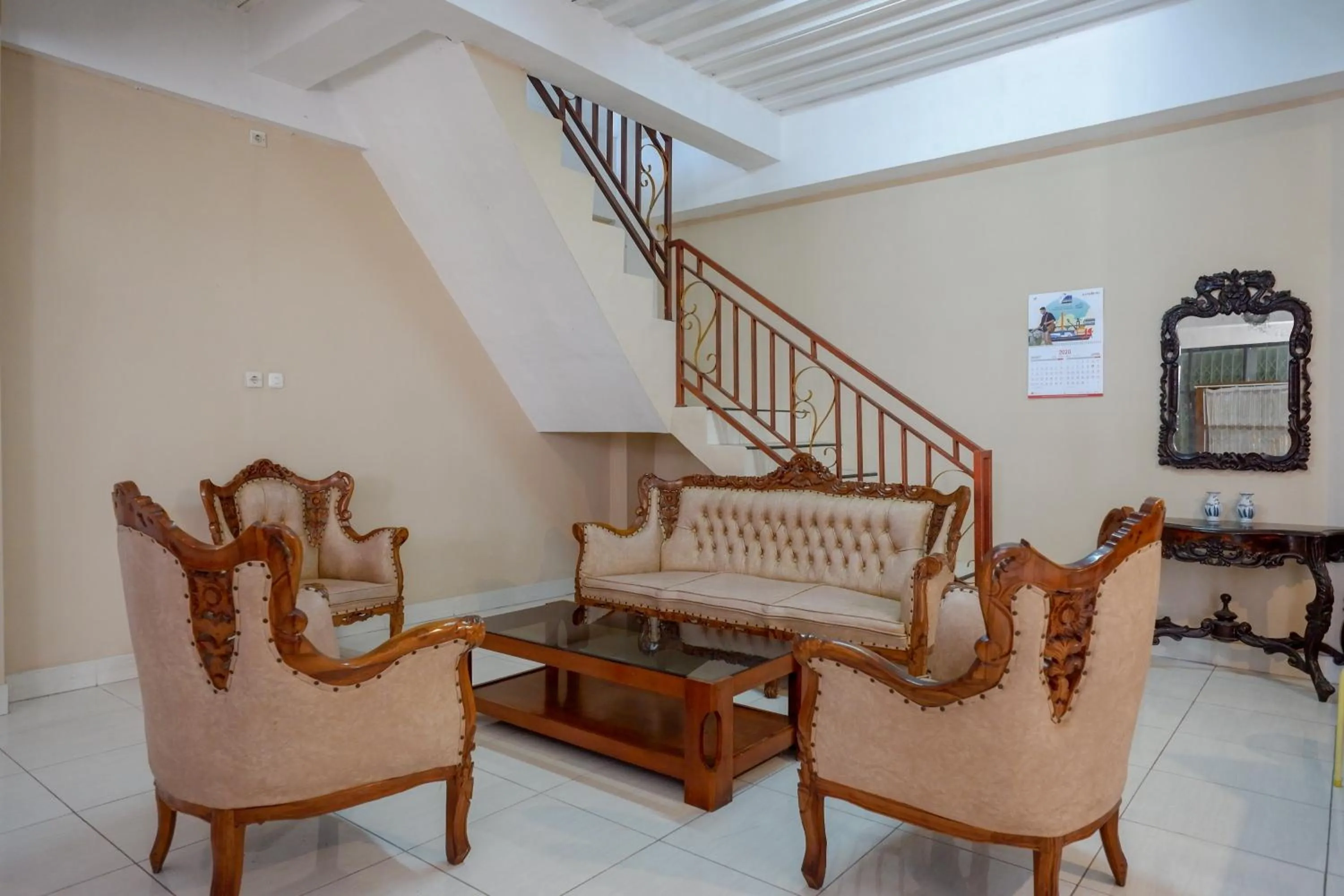 Seating area in RedDoorz At Telaga Mulya Hotel Wates