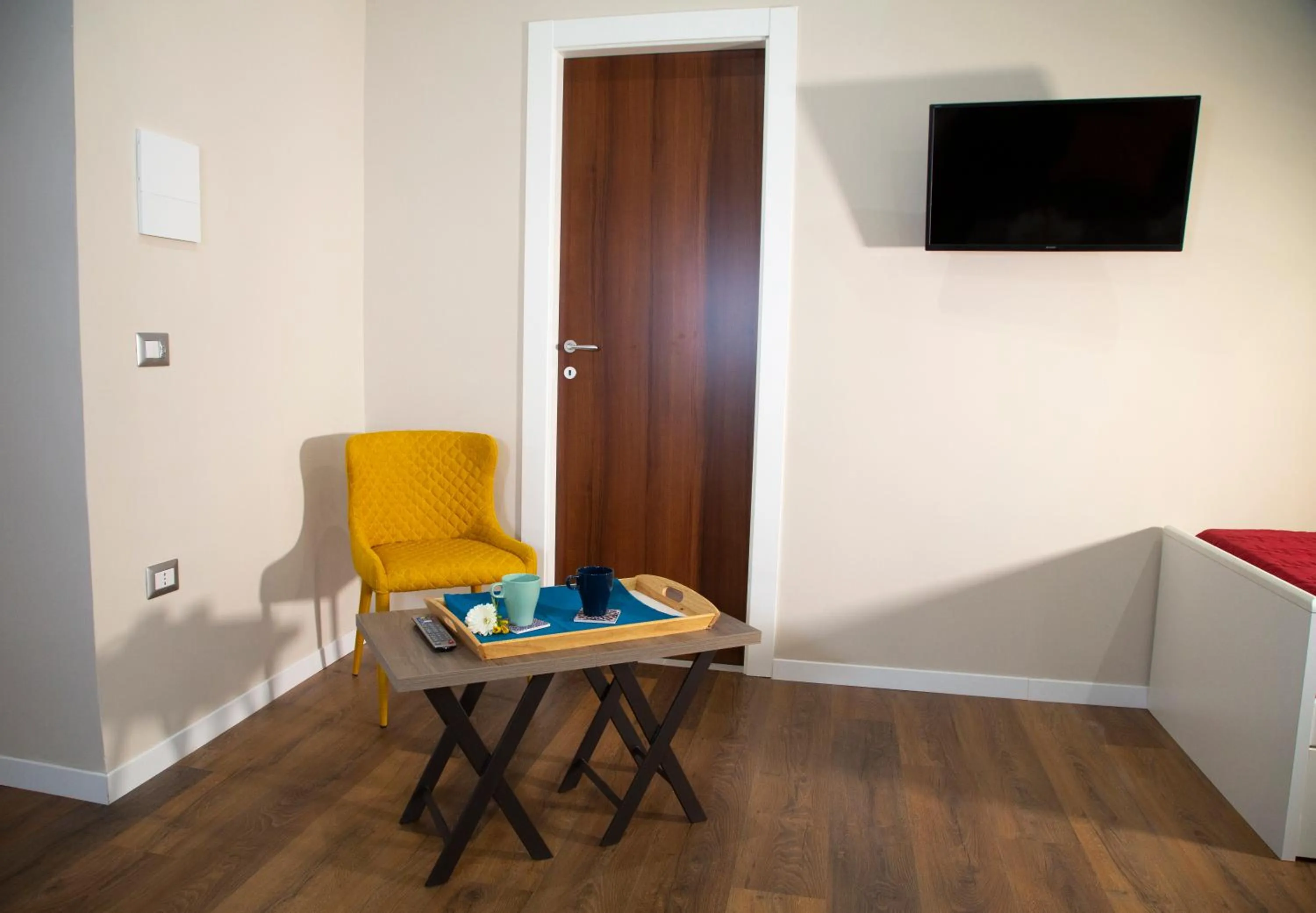 Photo of the whole room in Handmade Rest Room