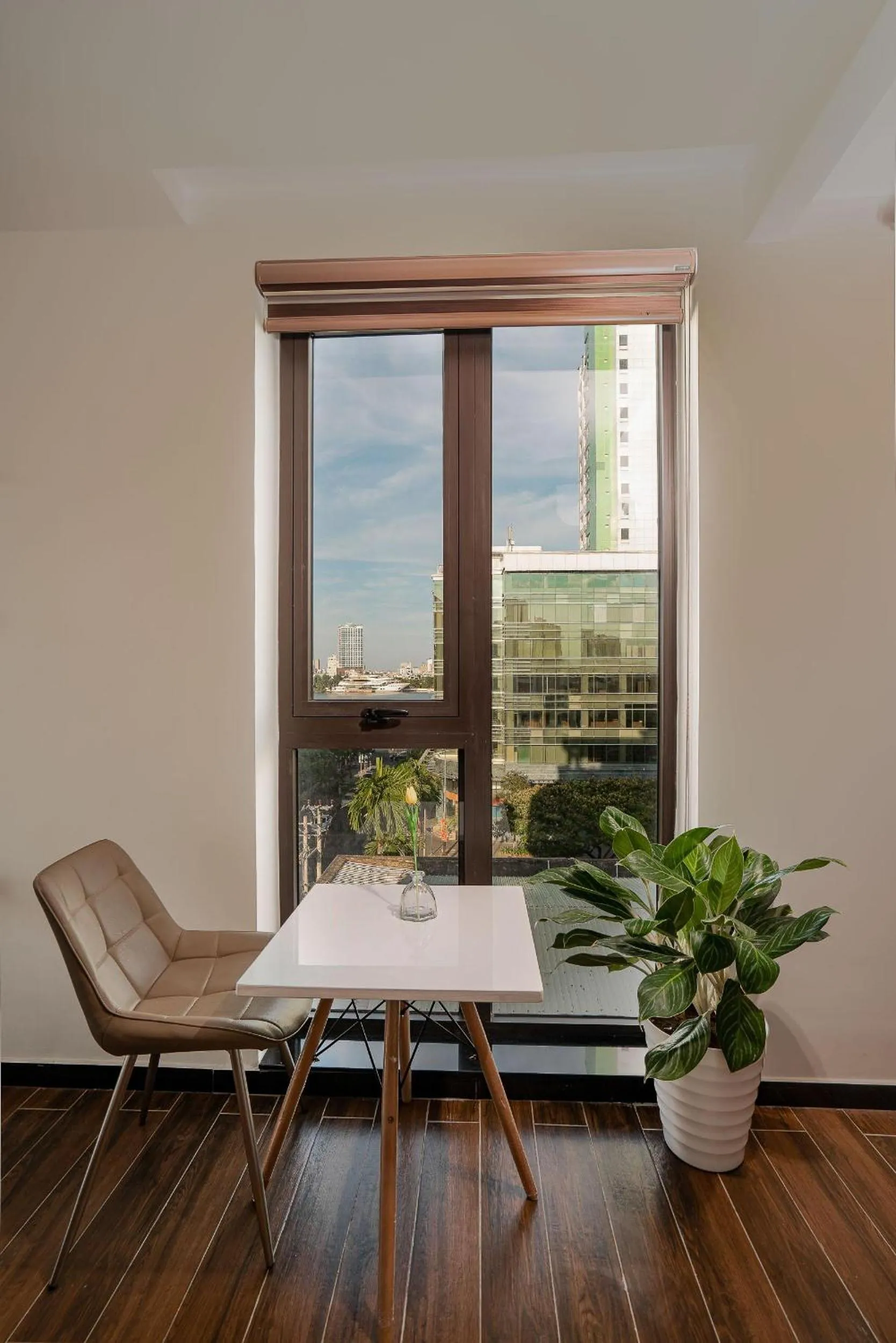Seating area in Dragon View Riverfront Hotel