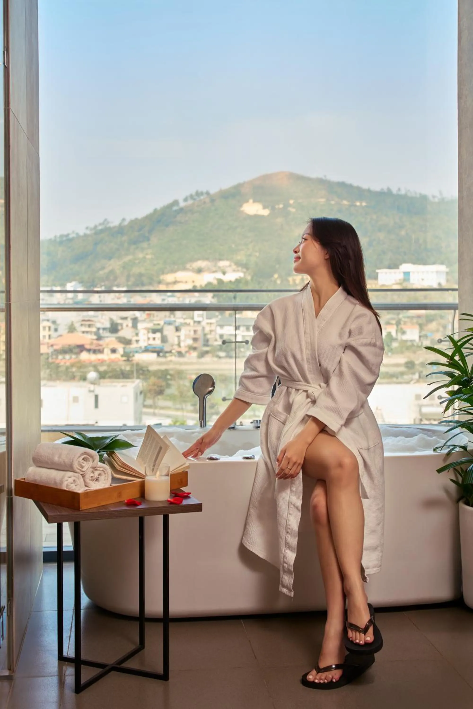 Bathroom in DeLaSea Ha Long Hotel - Modern Bayview Escape