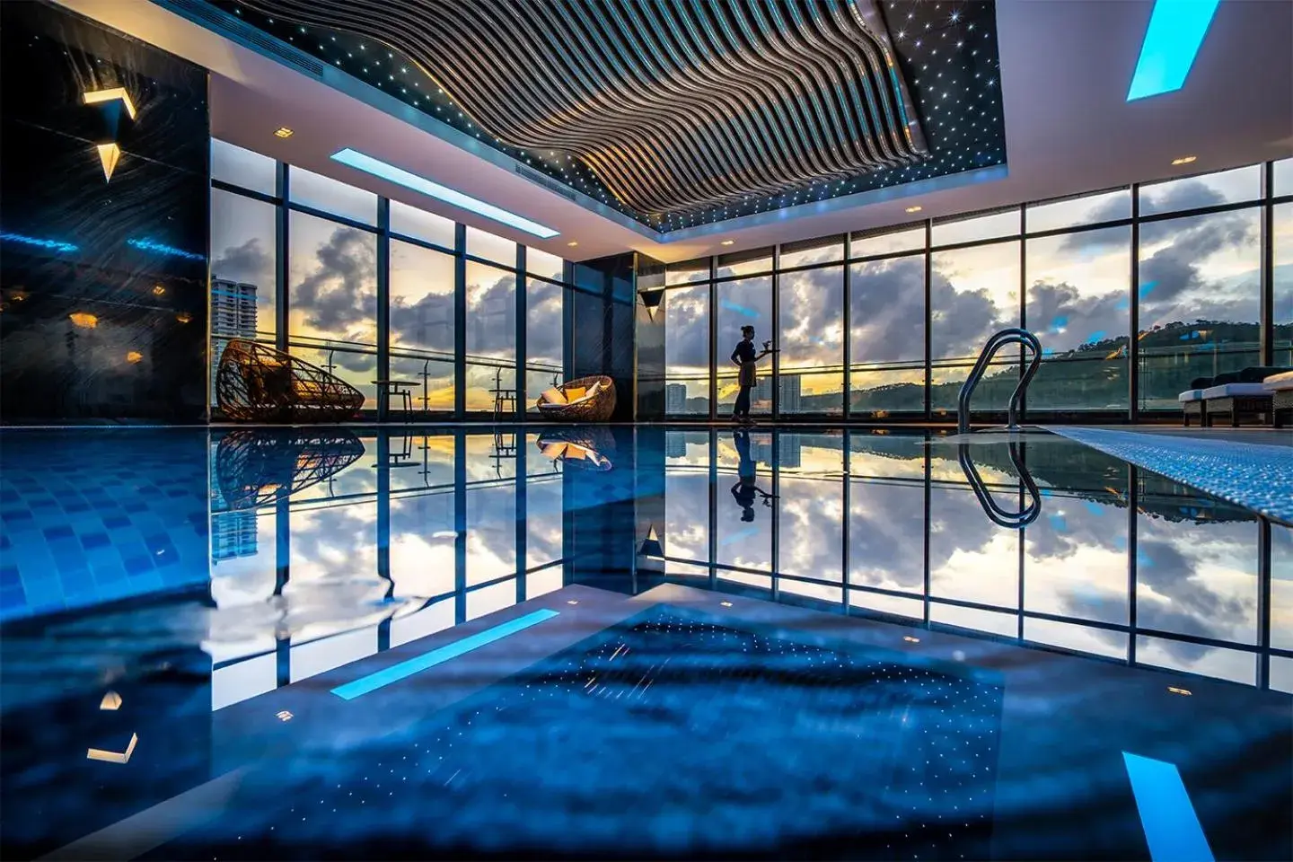 Swimming pool in DeLaSea Ha Long Hotel - Modern Bayview Escape Swimming pool in DeLaSea Ha Long Hotel - Modern Bayview Escape