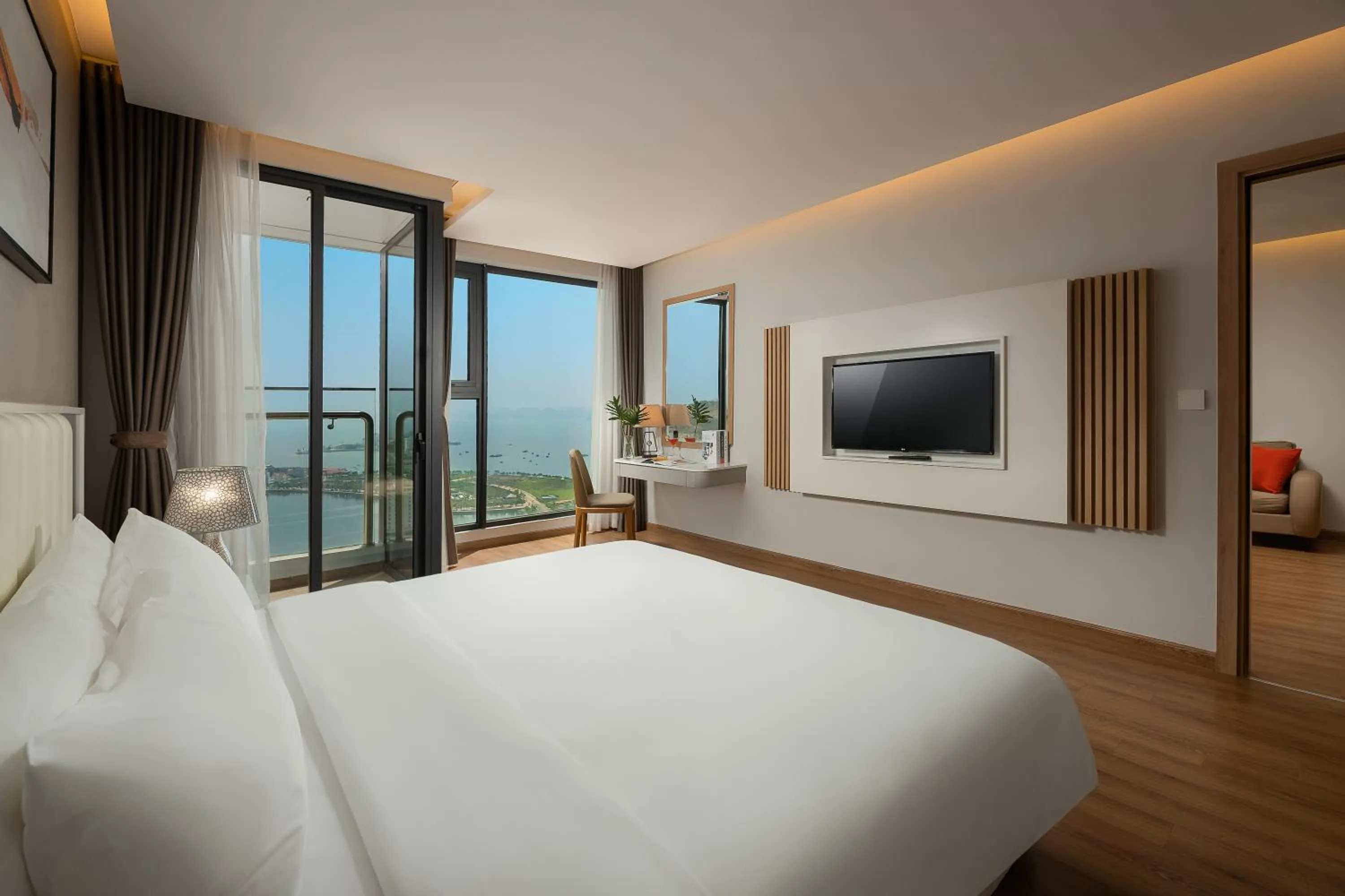 Bed in DeLaSea Ha Long Hotel - Modern Bayview Escape