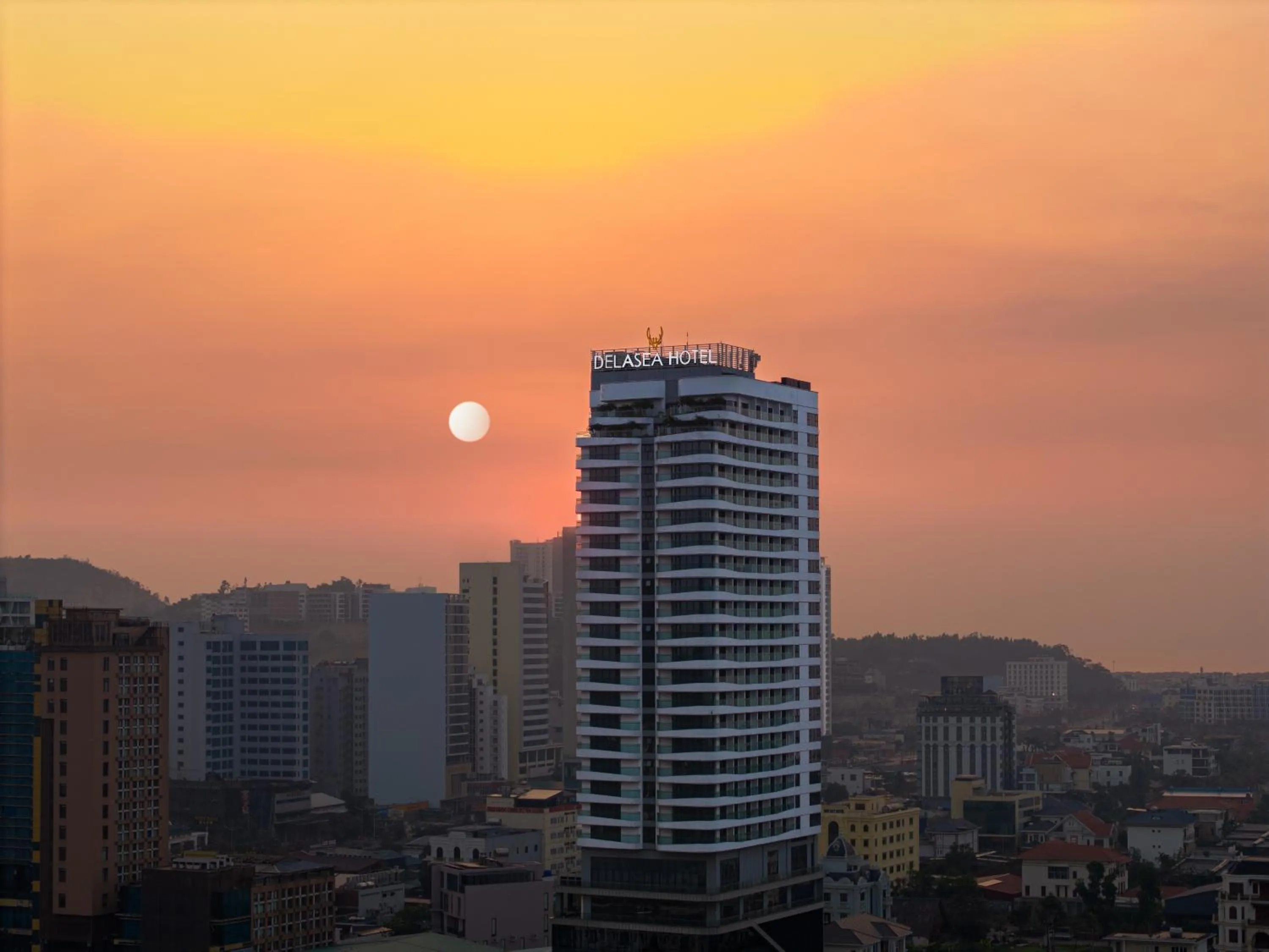 Property building in DeLaSea Ha Long Hotel - Modern Bayview Escape