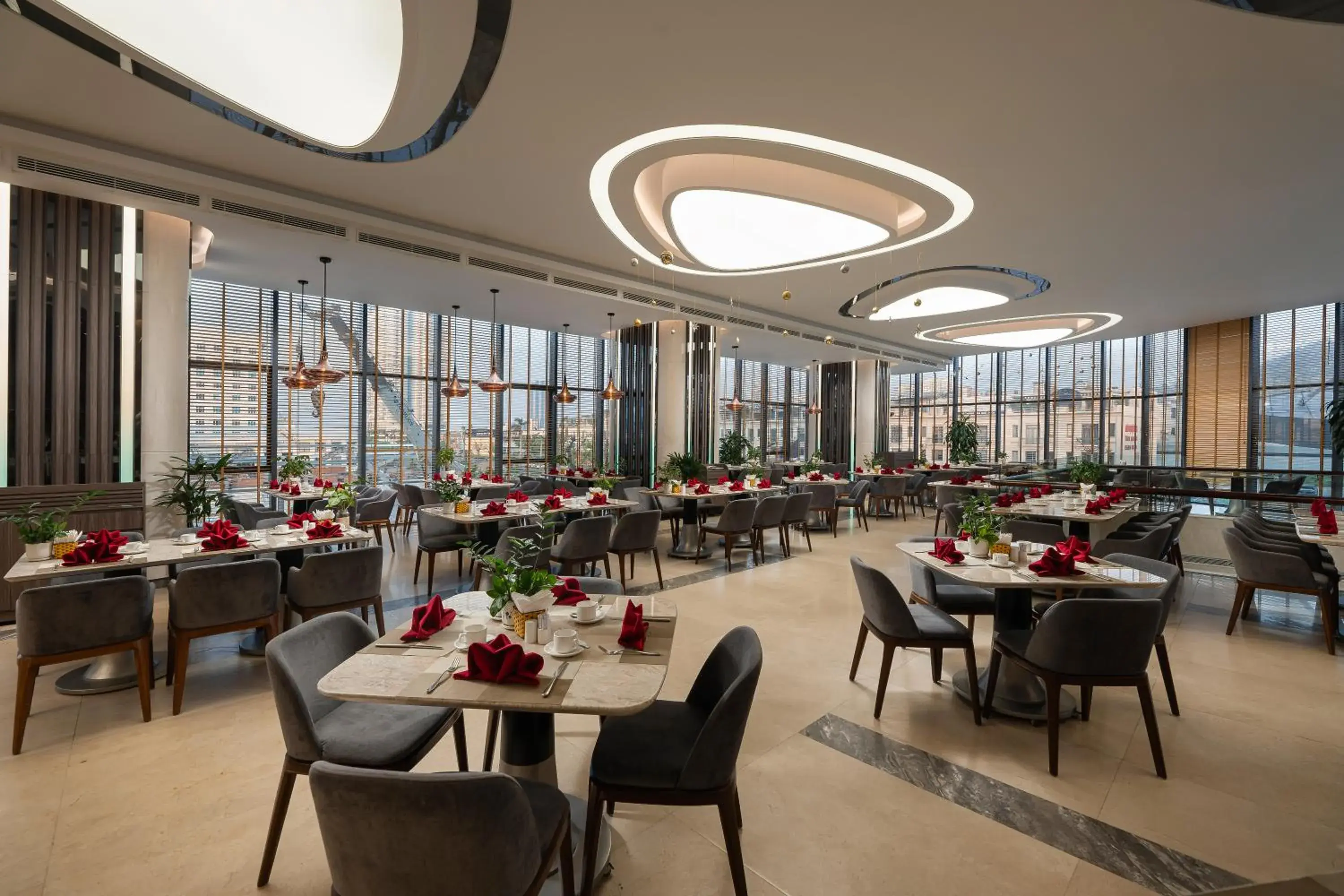 Restaurant/places to eat in DeLaSea Ha Long Hotel - Modern Bayview Escape Restaurant/places to eat in DeLaSea Ha Long Hotel - Modern Bayview Escape