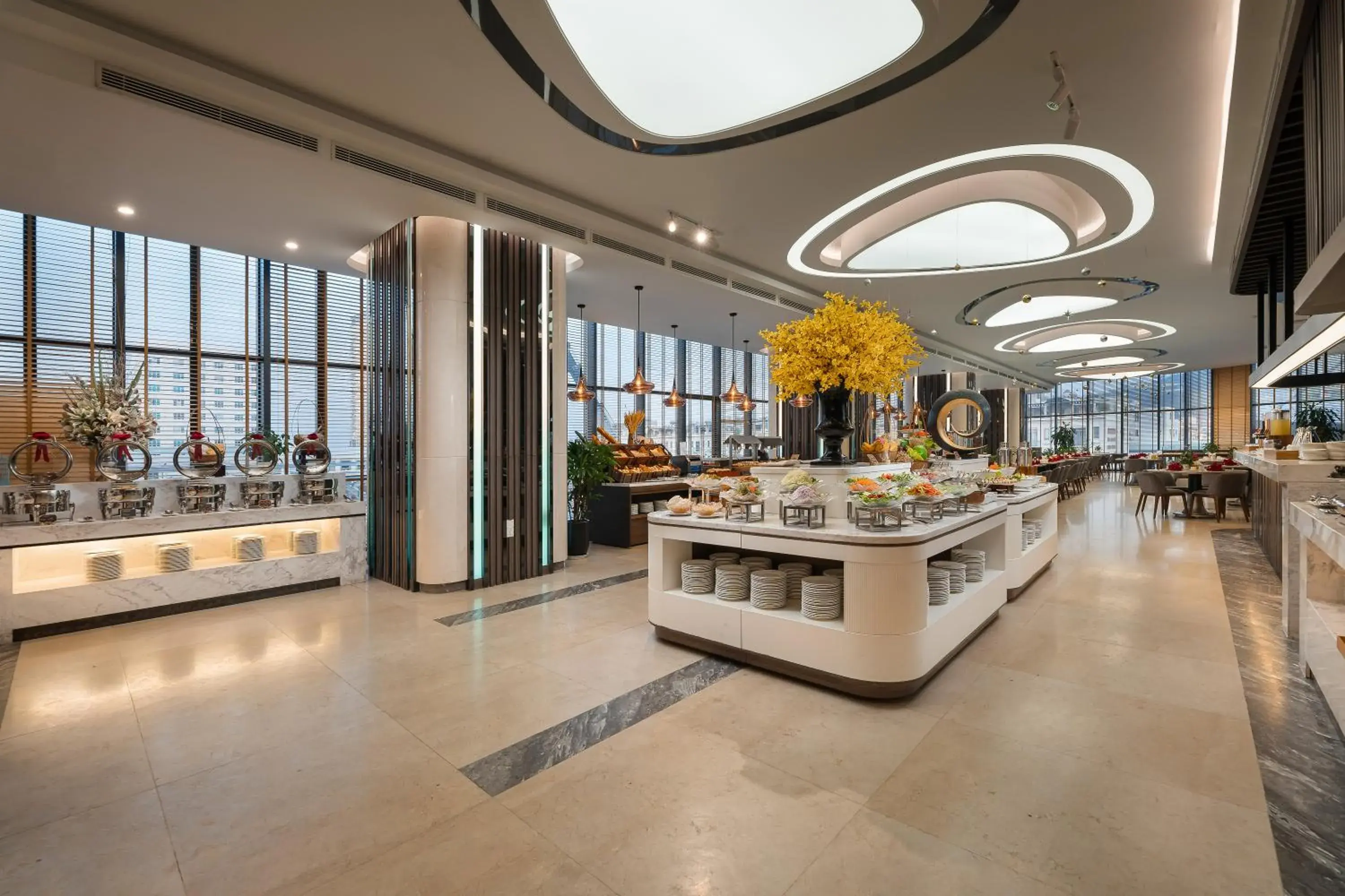 Restaurant/places to eat in DeLaSea Ha Long Hotel - Modern Bayview Escape Restaurant/places to eat in DeLaSea Ha Long Hotel - Modern Bayview Escape