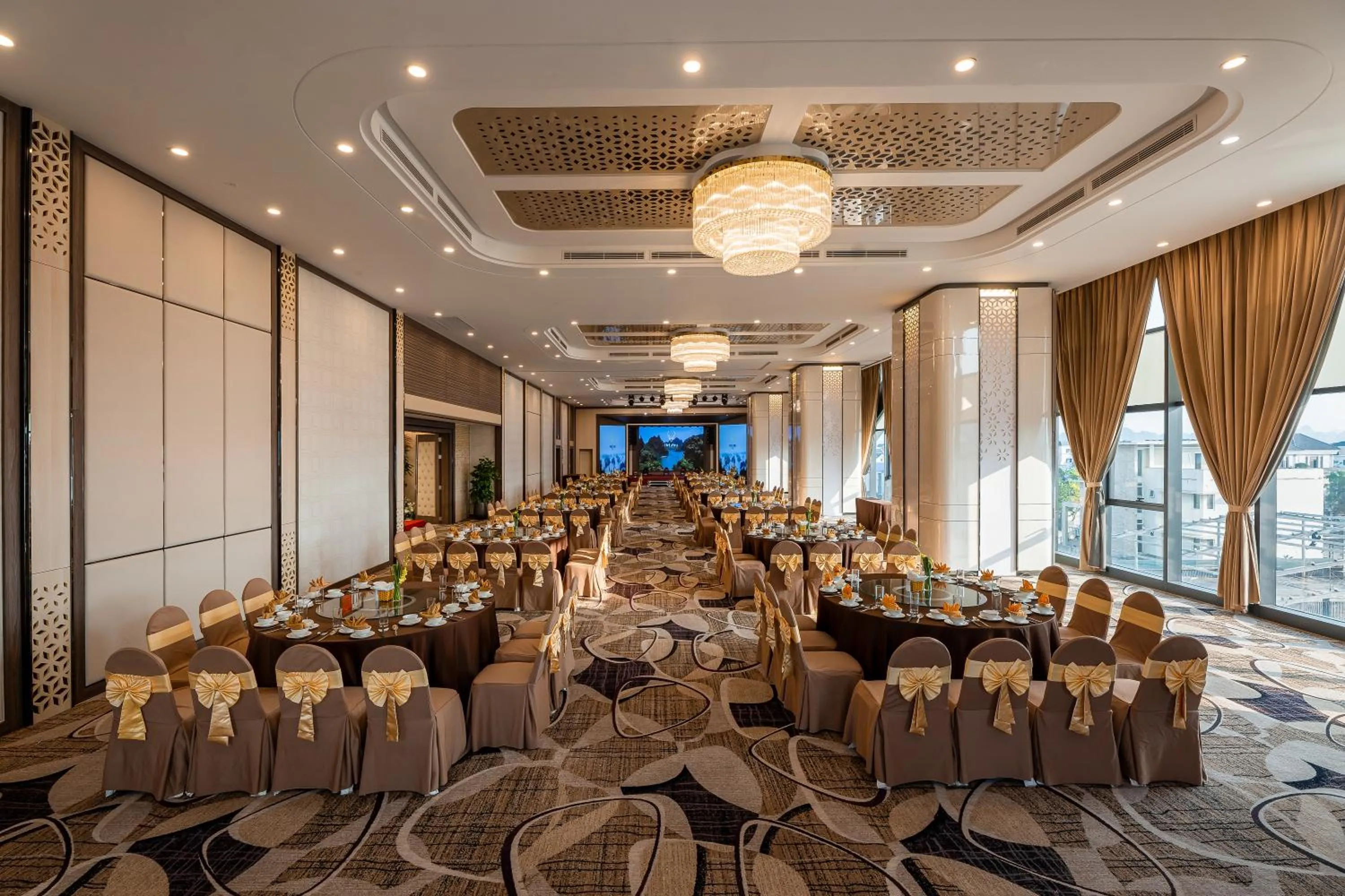 Meeting/conference room in DeLaSea Ha Long Hotel - Modern Bayview Escape