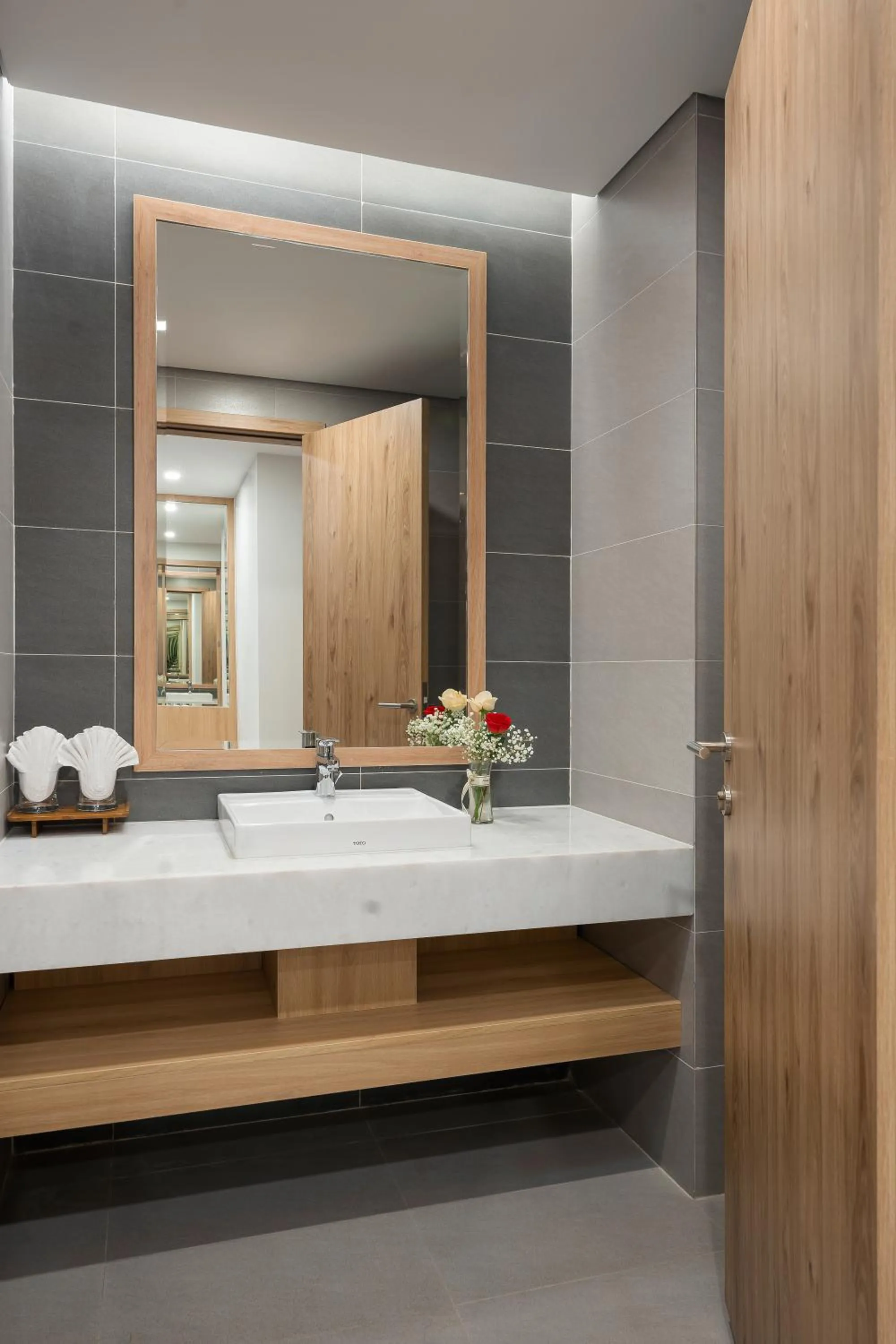 Bathroom in DeLaSea Ha Long Hotel - Modern Bayview Escape