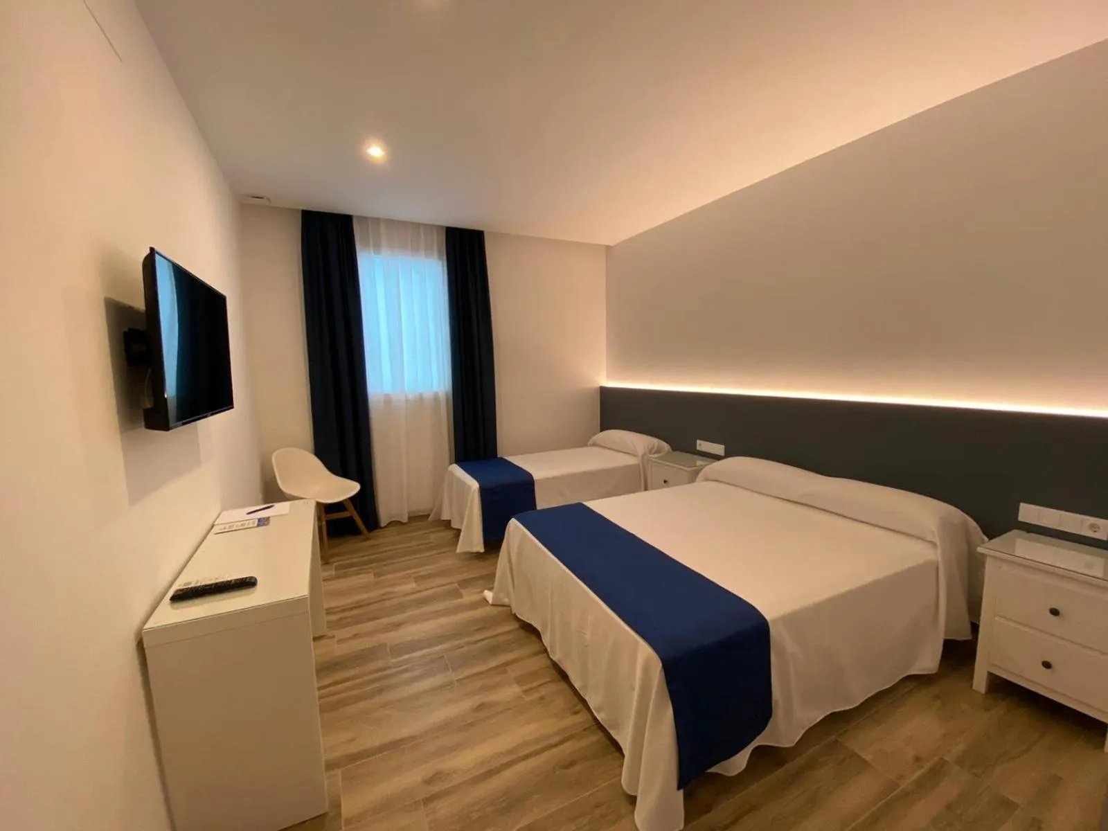 Bedroom, Bed in Hostal Boutique Luz del Sol Barbate