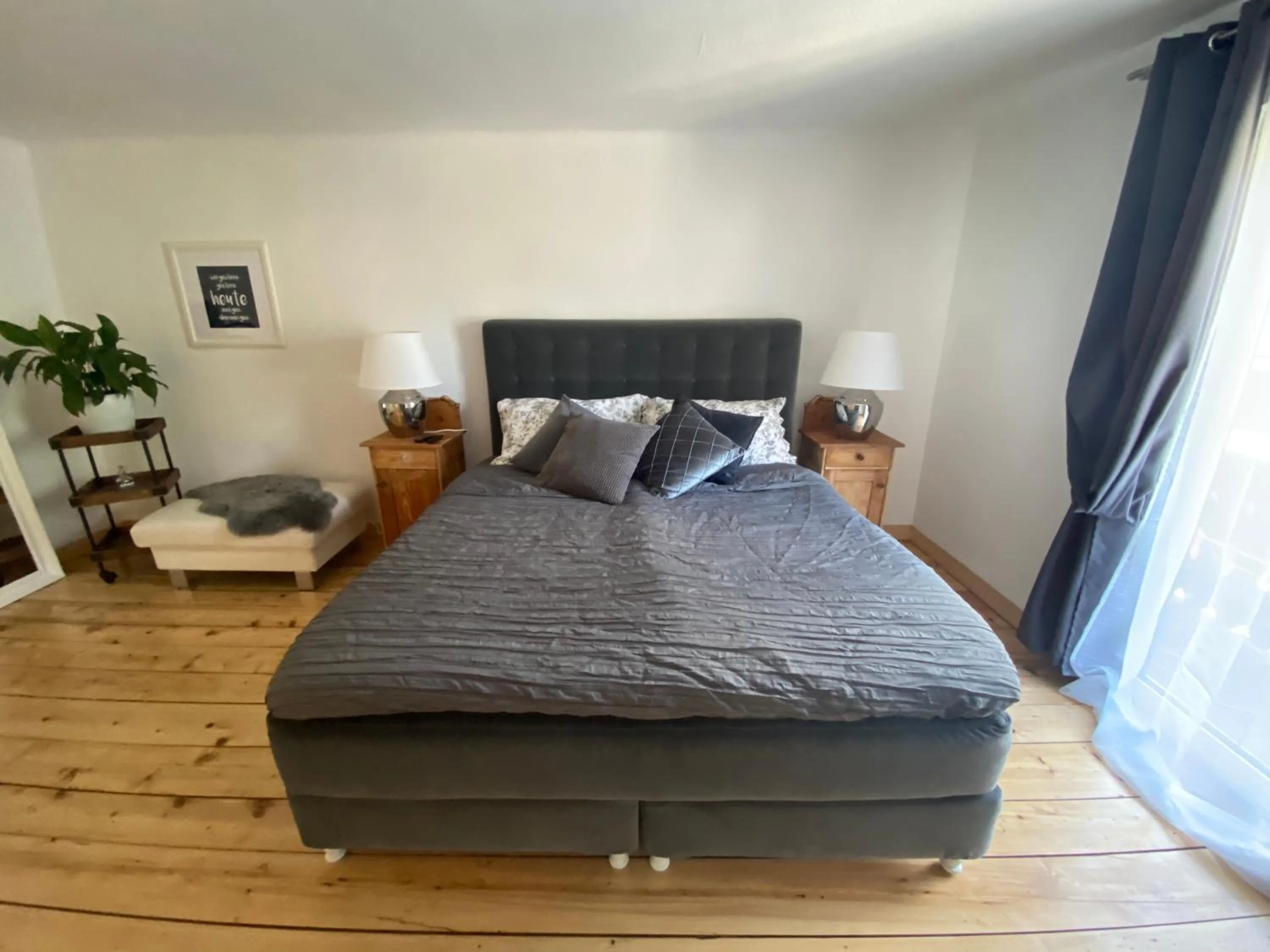 Bed in Gulewicz Apartments