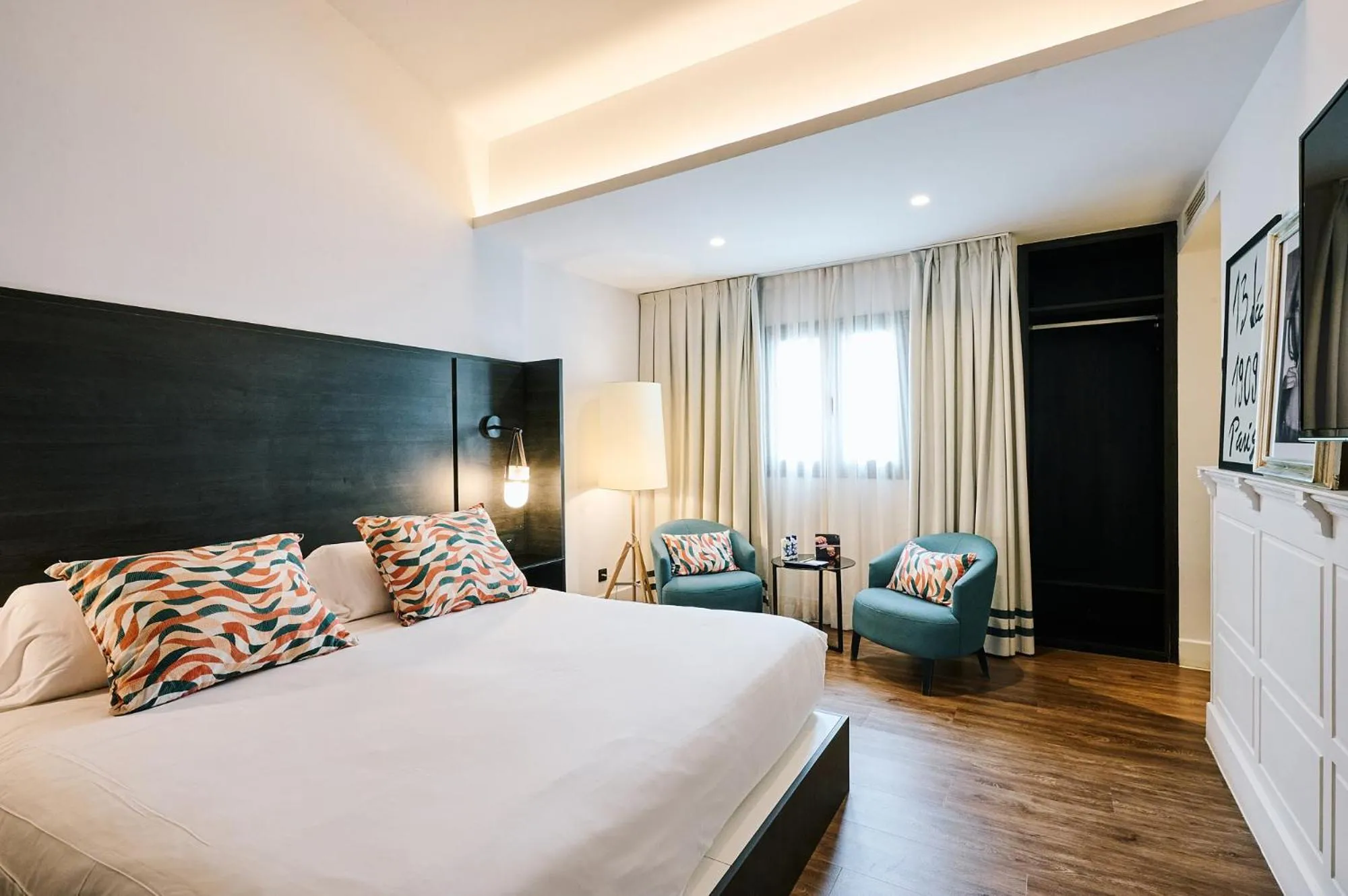 Decorative detail, Bed in TOC Hostel Malaga