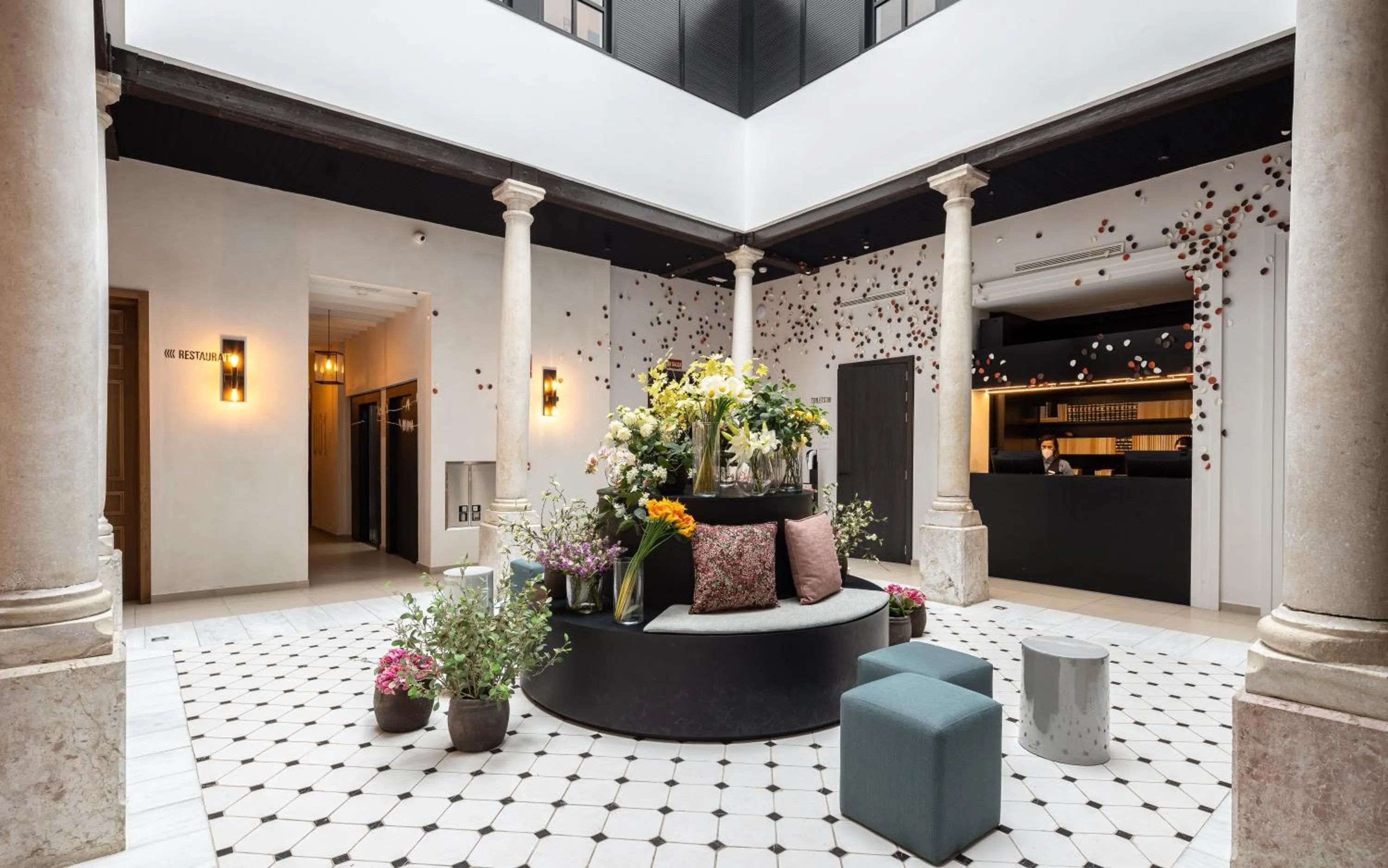 Patio in TOC Hostel Malaga