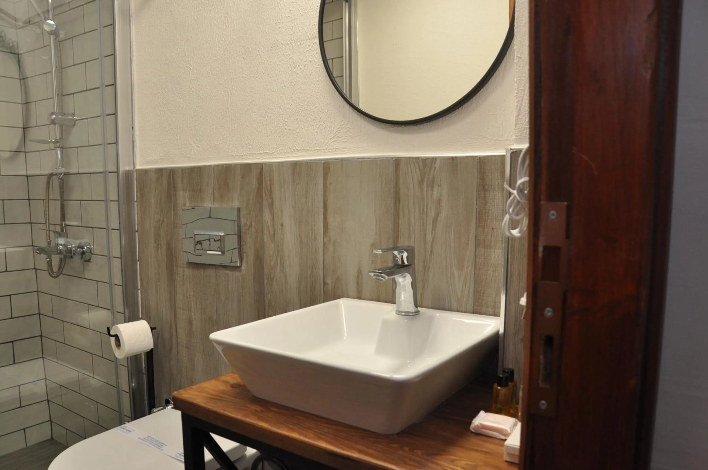 Shower in La Casa Carina