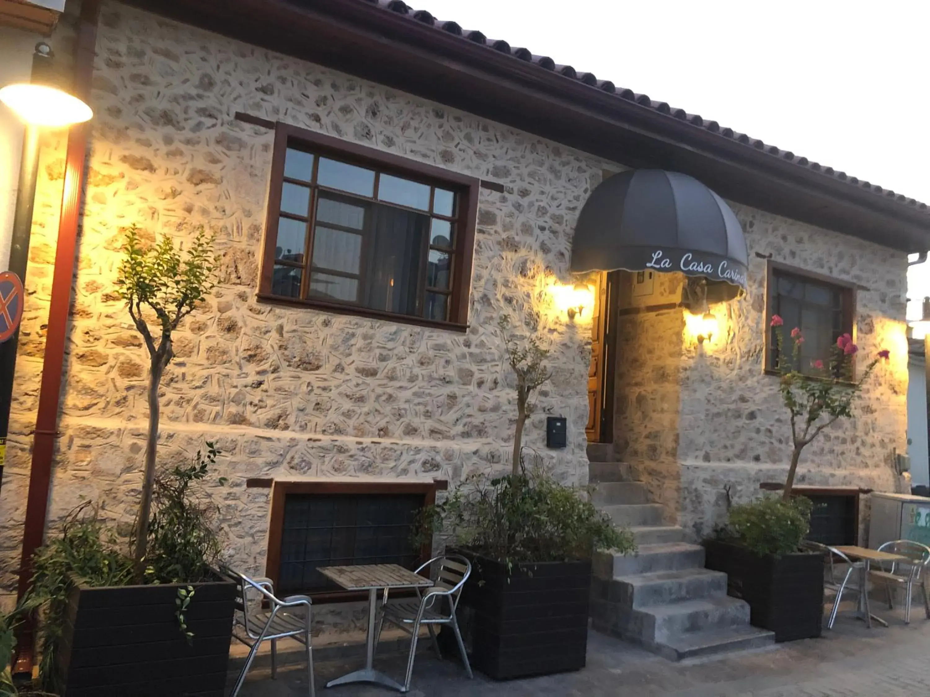 Facade/entrance in La Casa Carina Facade/entrance in La Casa Carina