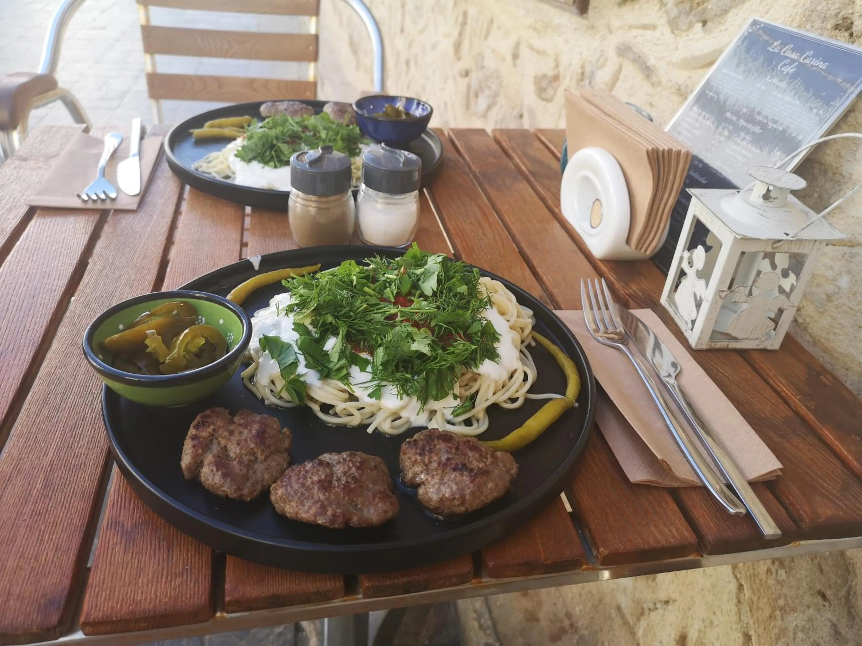 Restaurant/places to eat in La Casa Carina