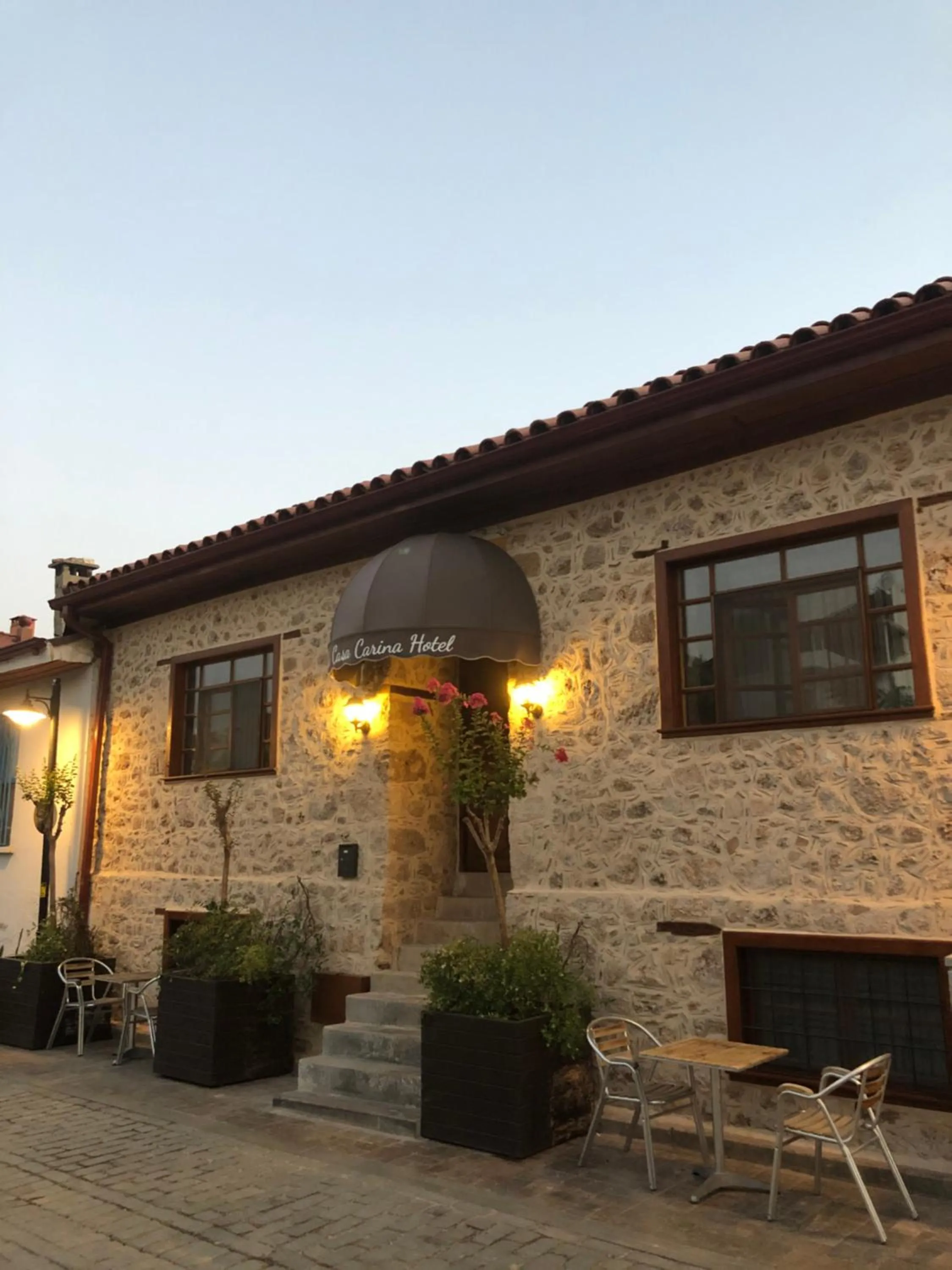 Facade/entrance in La Casa Carina