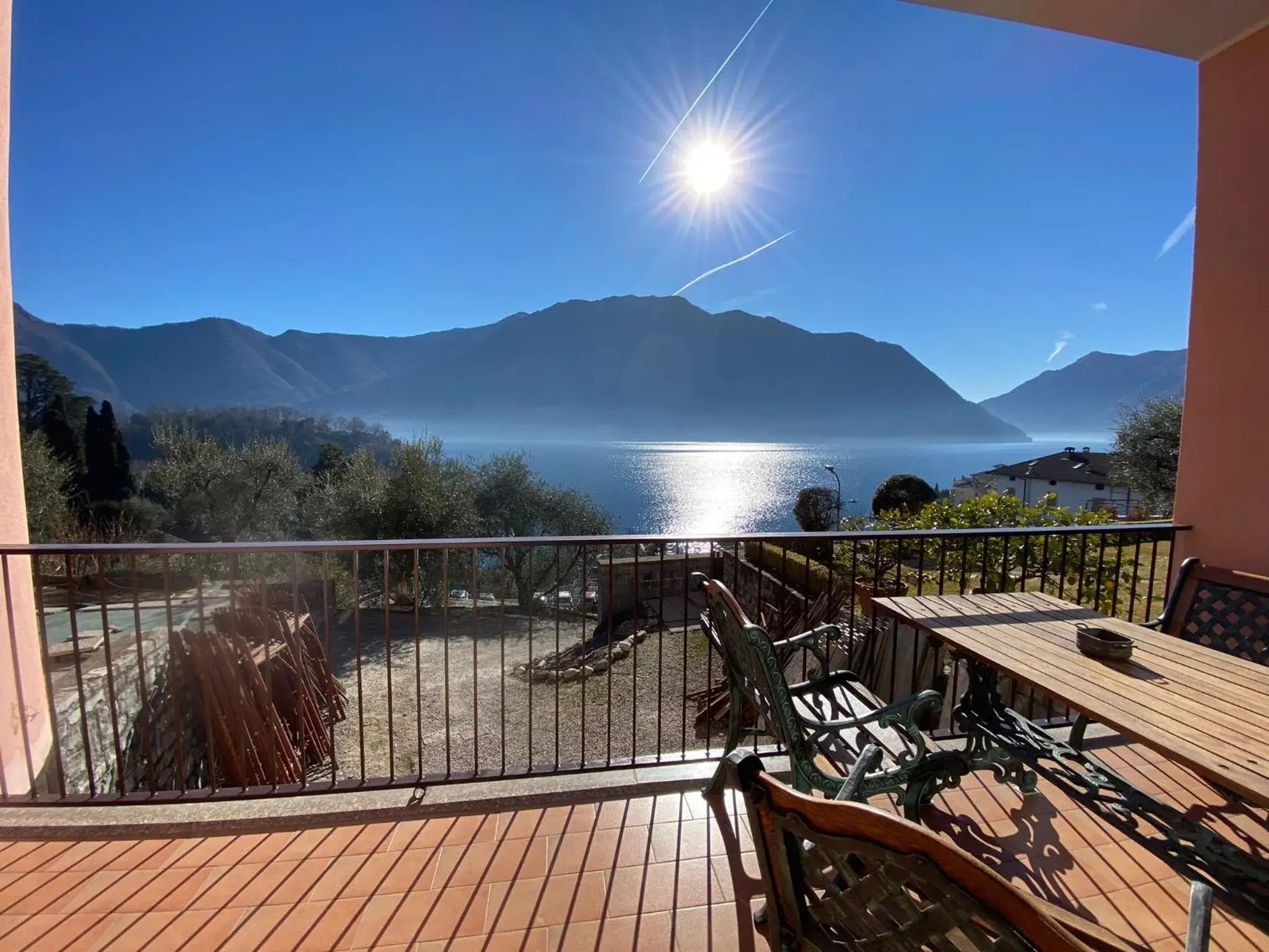 Big Apartment With Lake View and Two Bedrooms Big Apartment With Lake View and Two Bedrooms