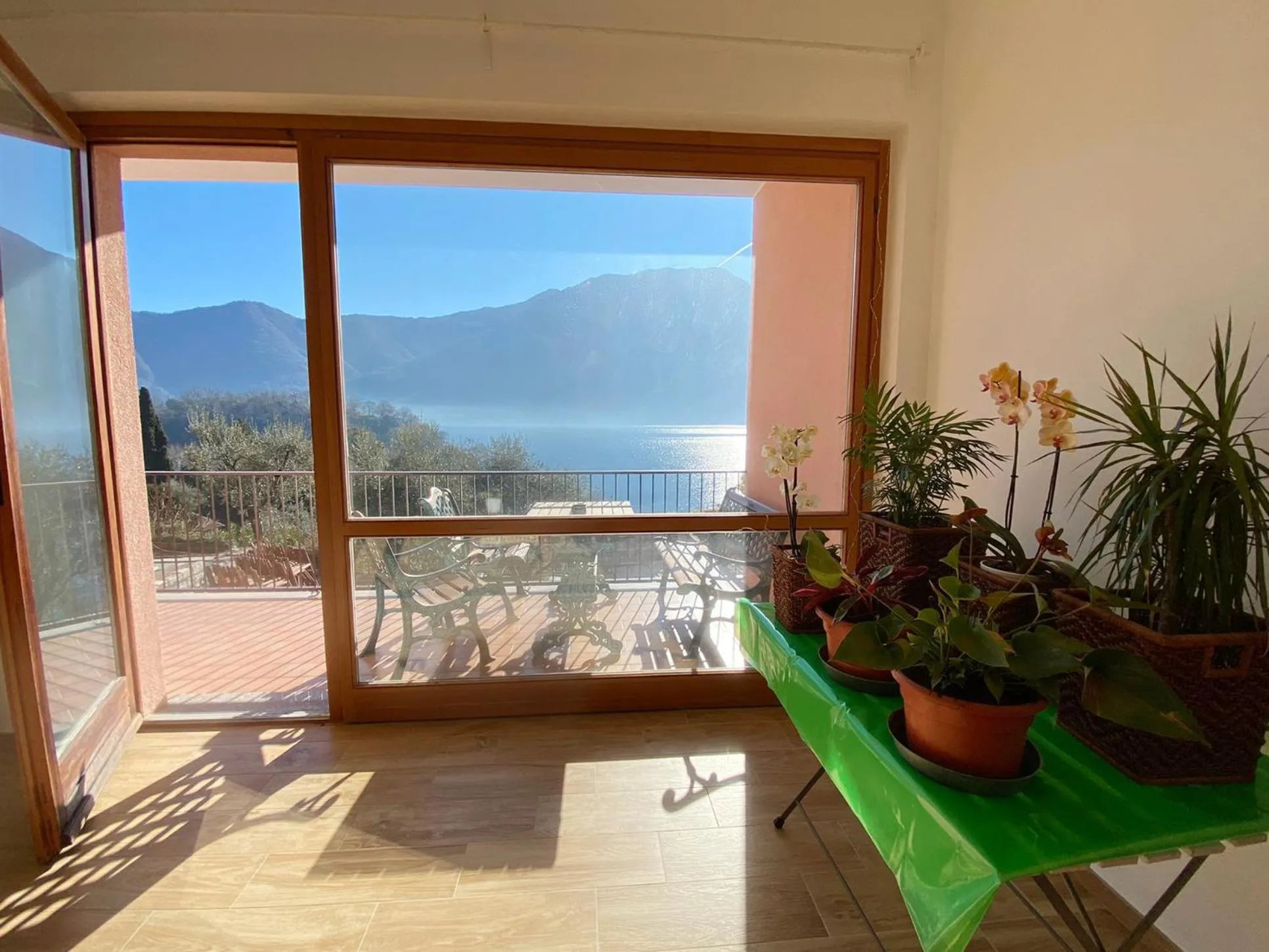 Big Apartment With Lake View and Two Bedrooms
