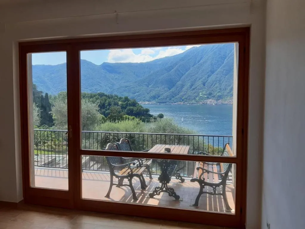Big Apartment With Lake View and Two Bedrooms