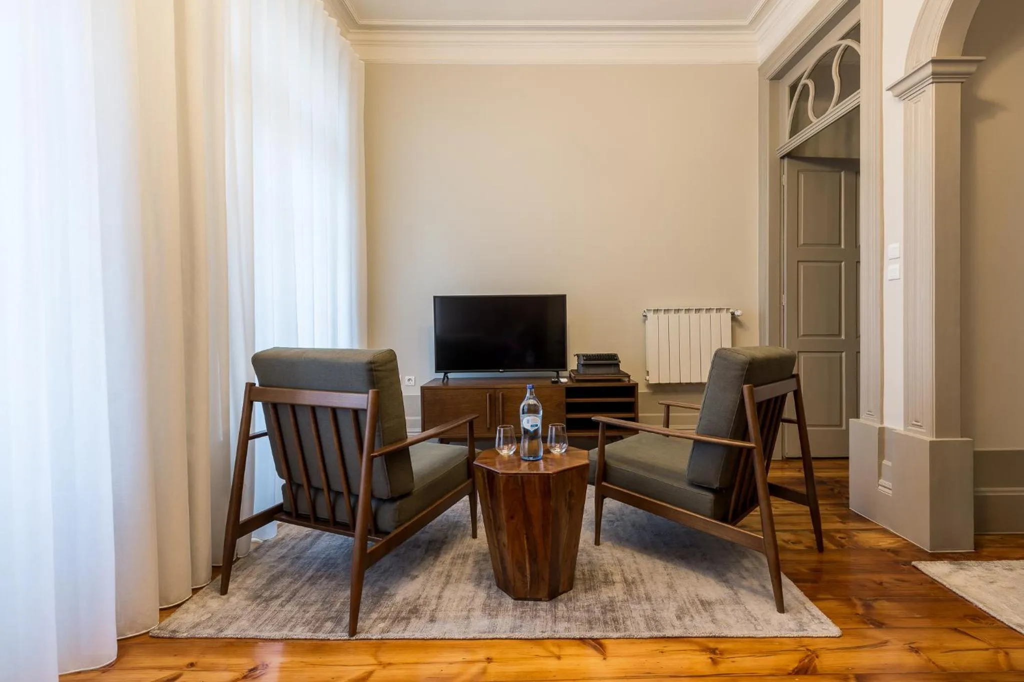 TV and multimedia in Gallery Townhouse & Home