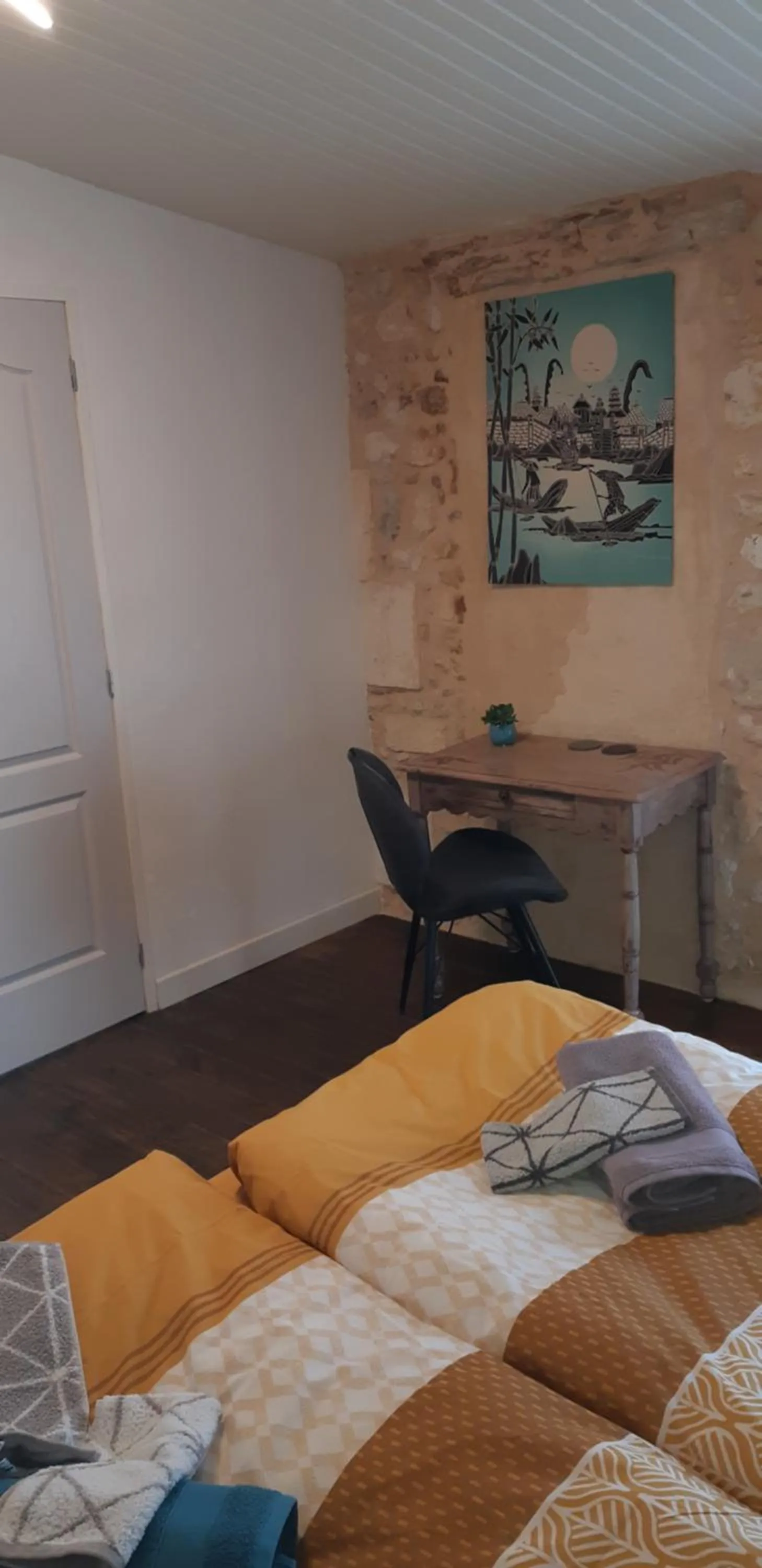 Bed in La Miramboise, chambres et table d hôtes