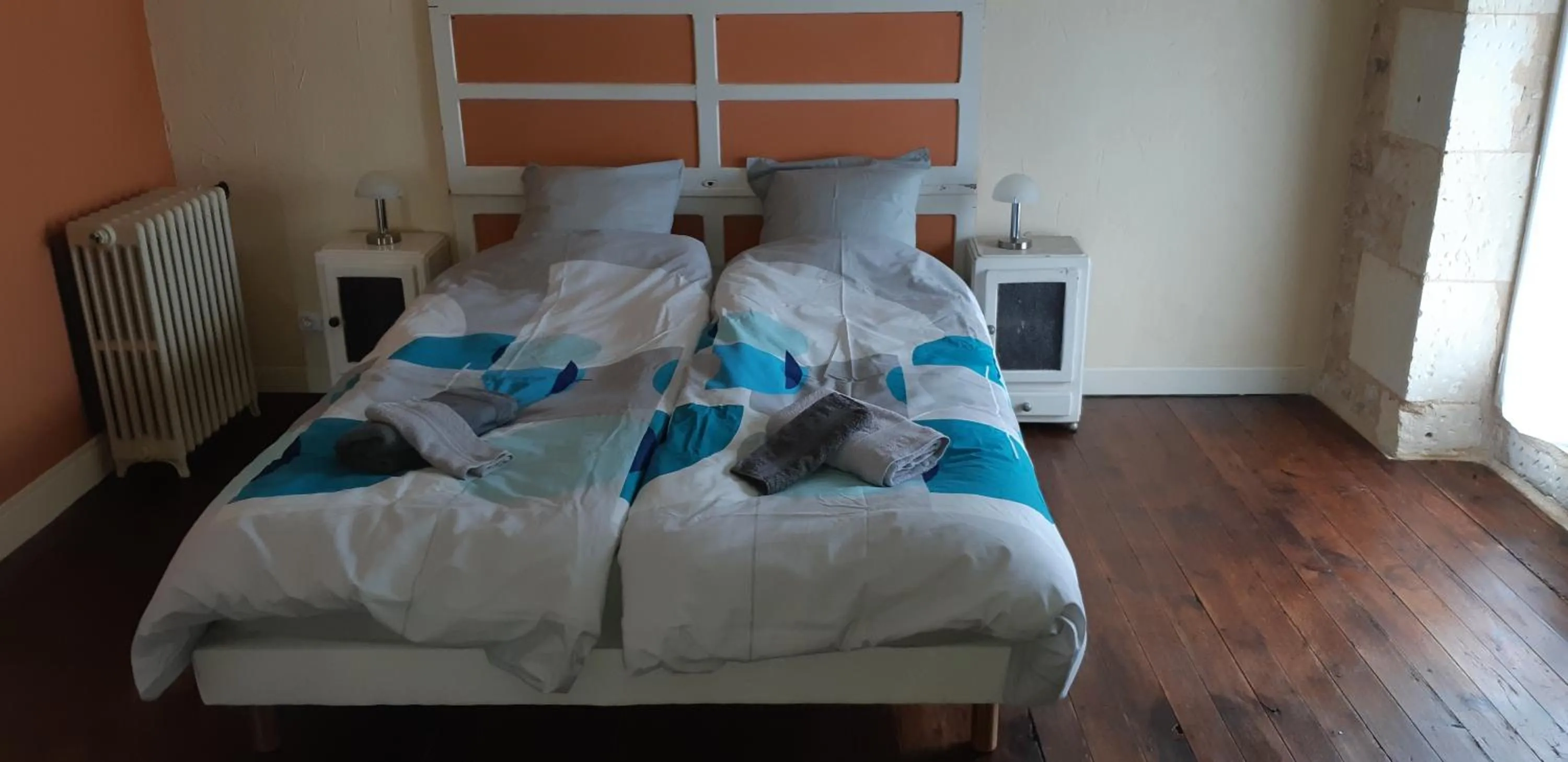 Bed in La Miramboise, chambres et table d hôtes