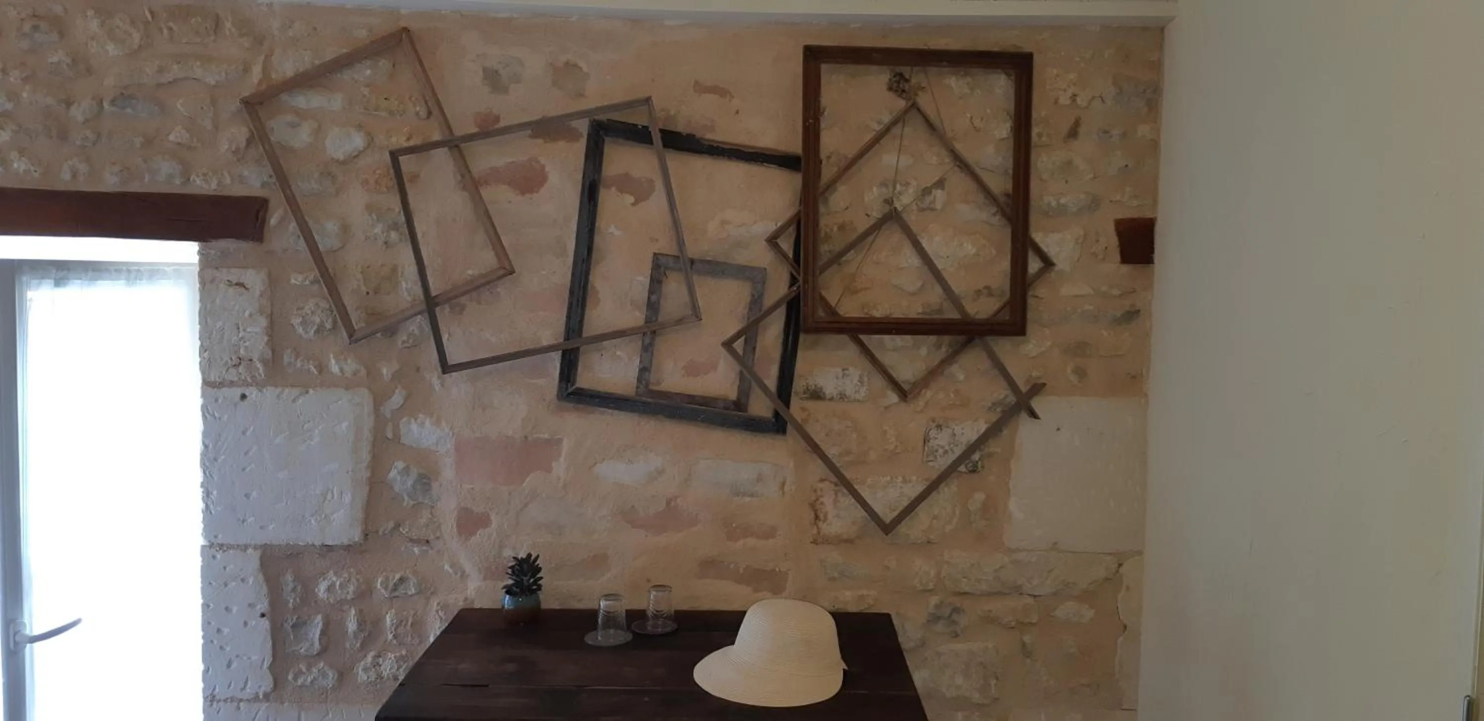 Bedroom in La Miramboise, chambres et table d hôtes
