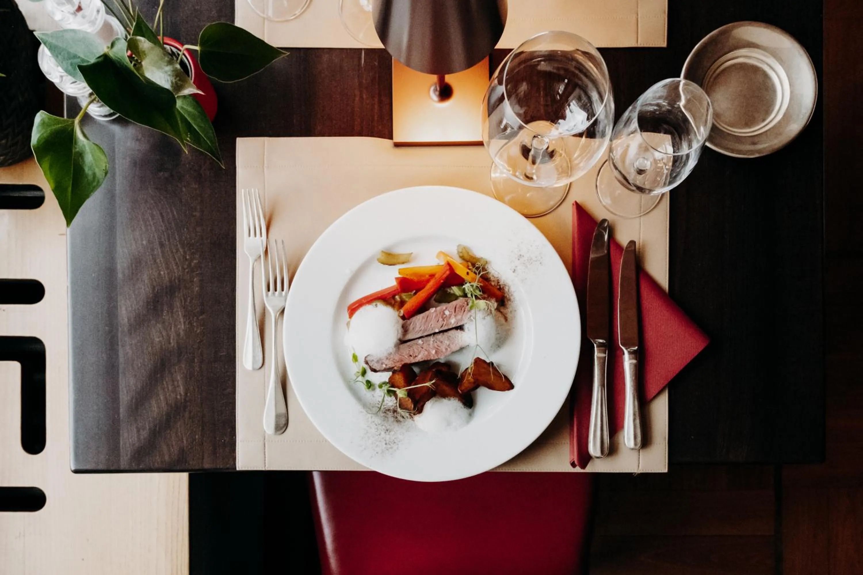 Restaurant/places to eat in Parkhotel Schoenegg