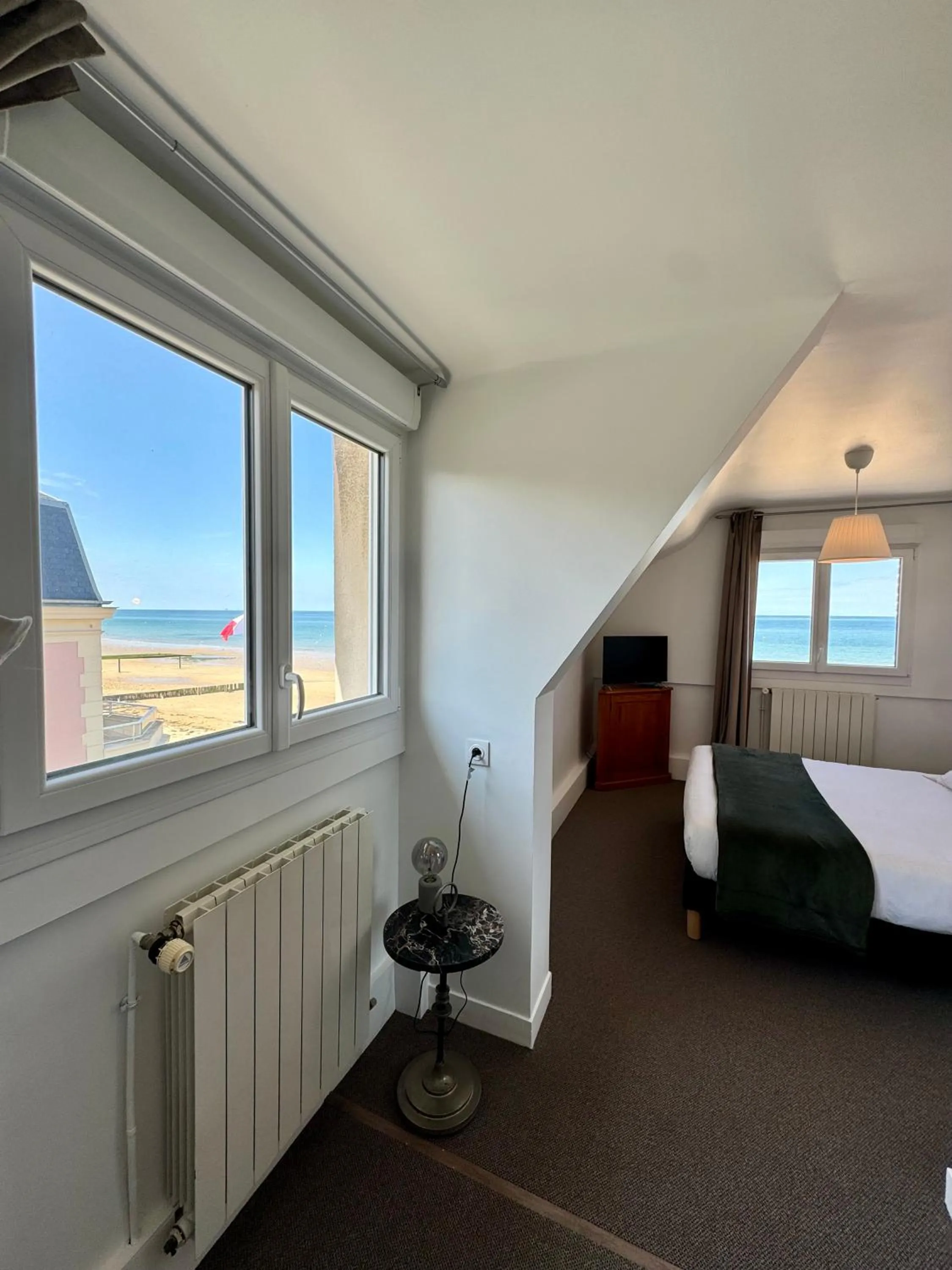 Bedroom, Bed in Le Clos Normand