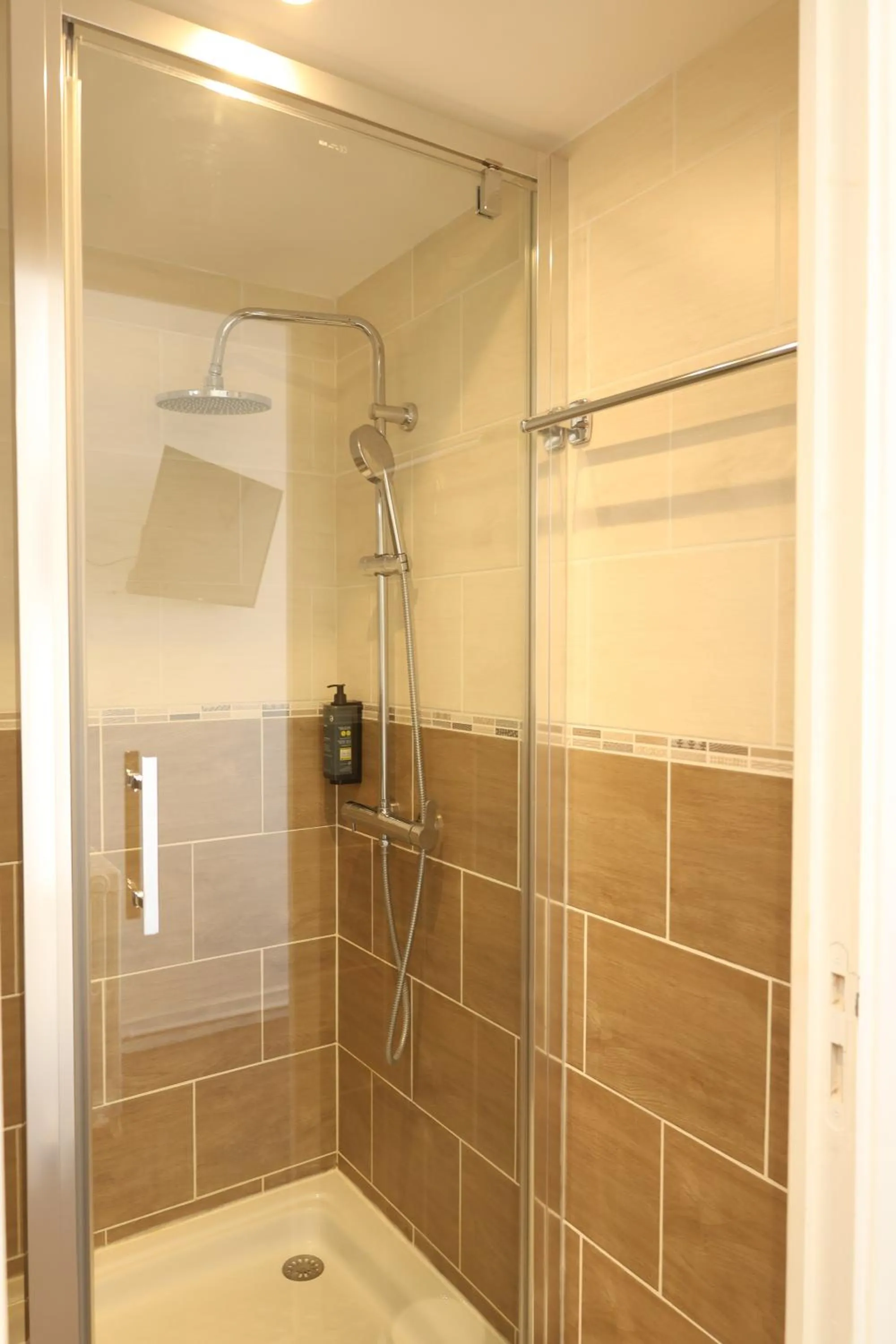 Shower in Le Clos Normand
