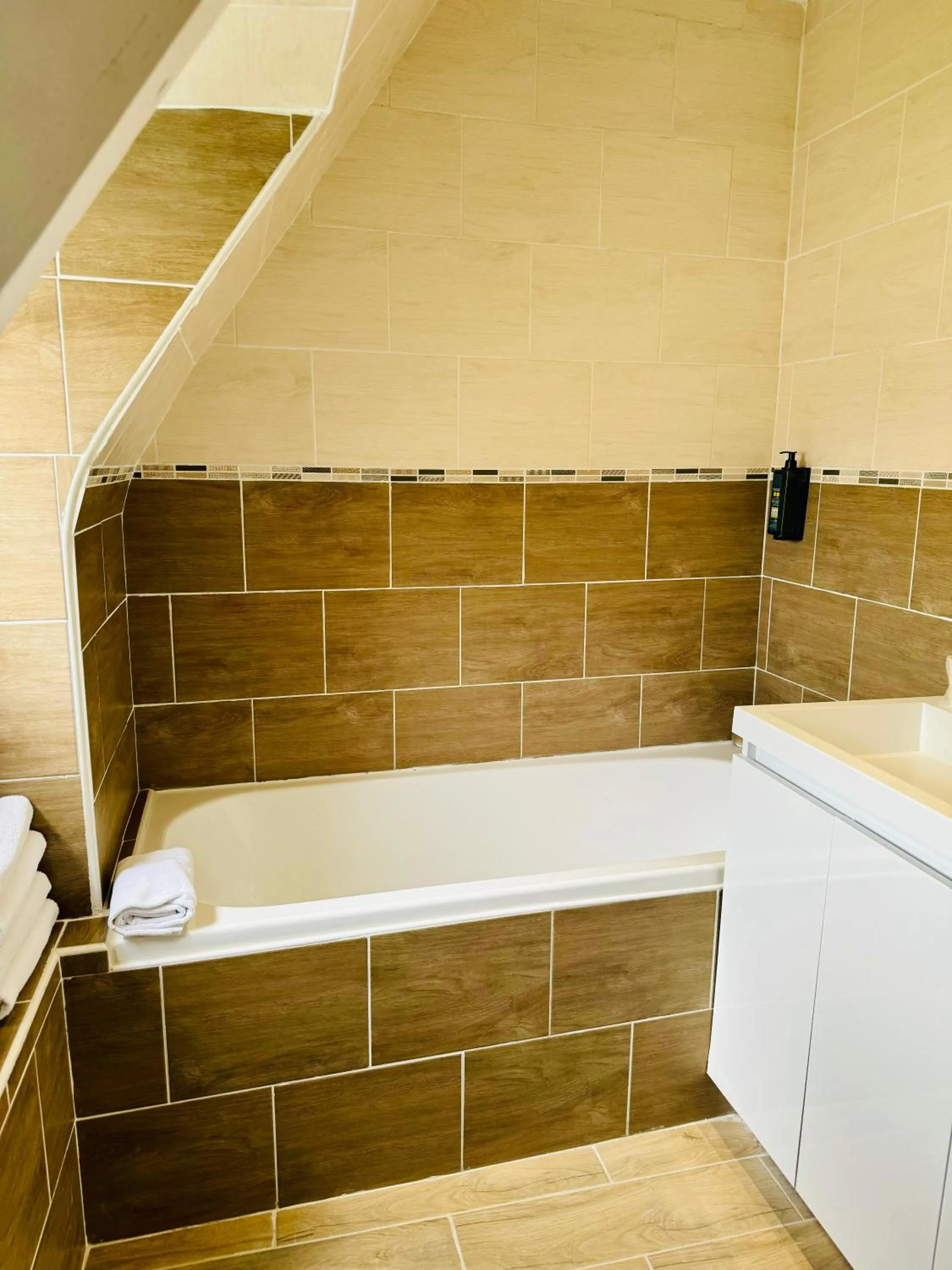 Bath in Le Clos Normand