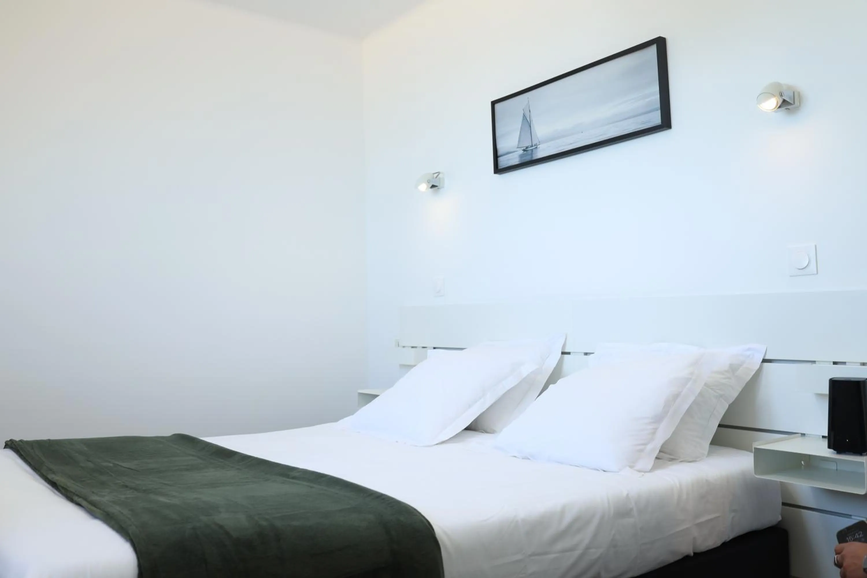 Bedroom, Bed in Le Clos Normand