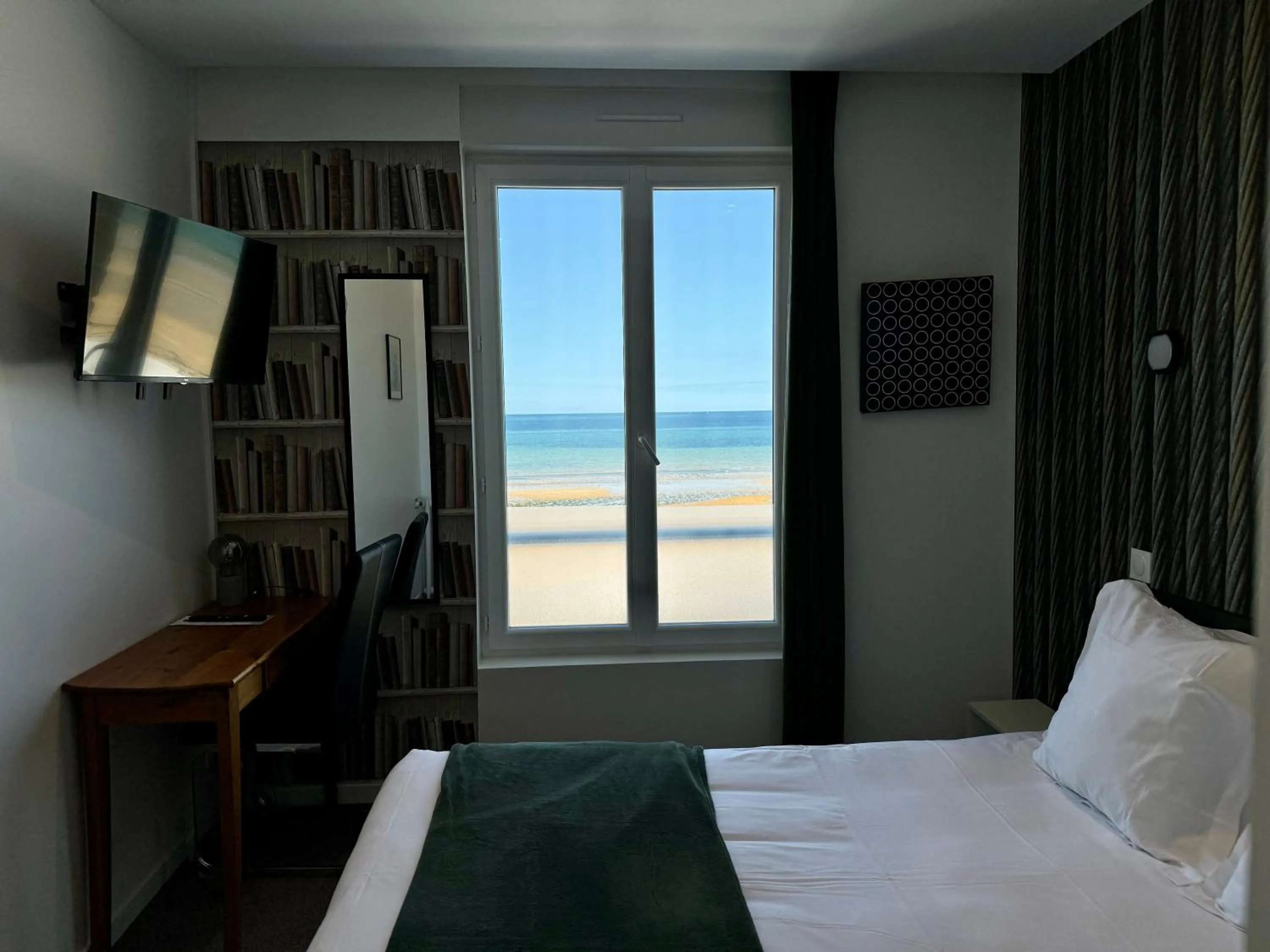 Bedroom, Bed in Le Clos Normand