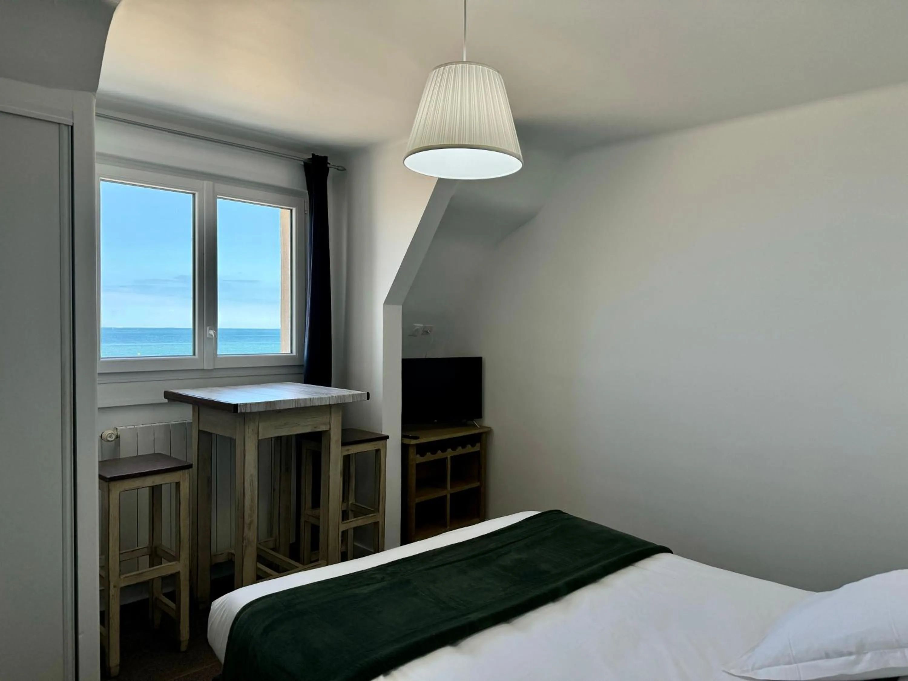 Bedroom, Bed in Le Clos Normand