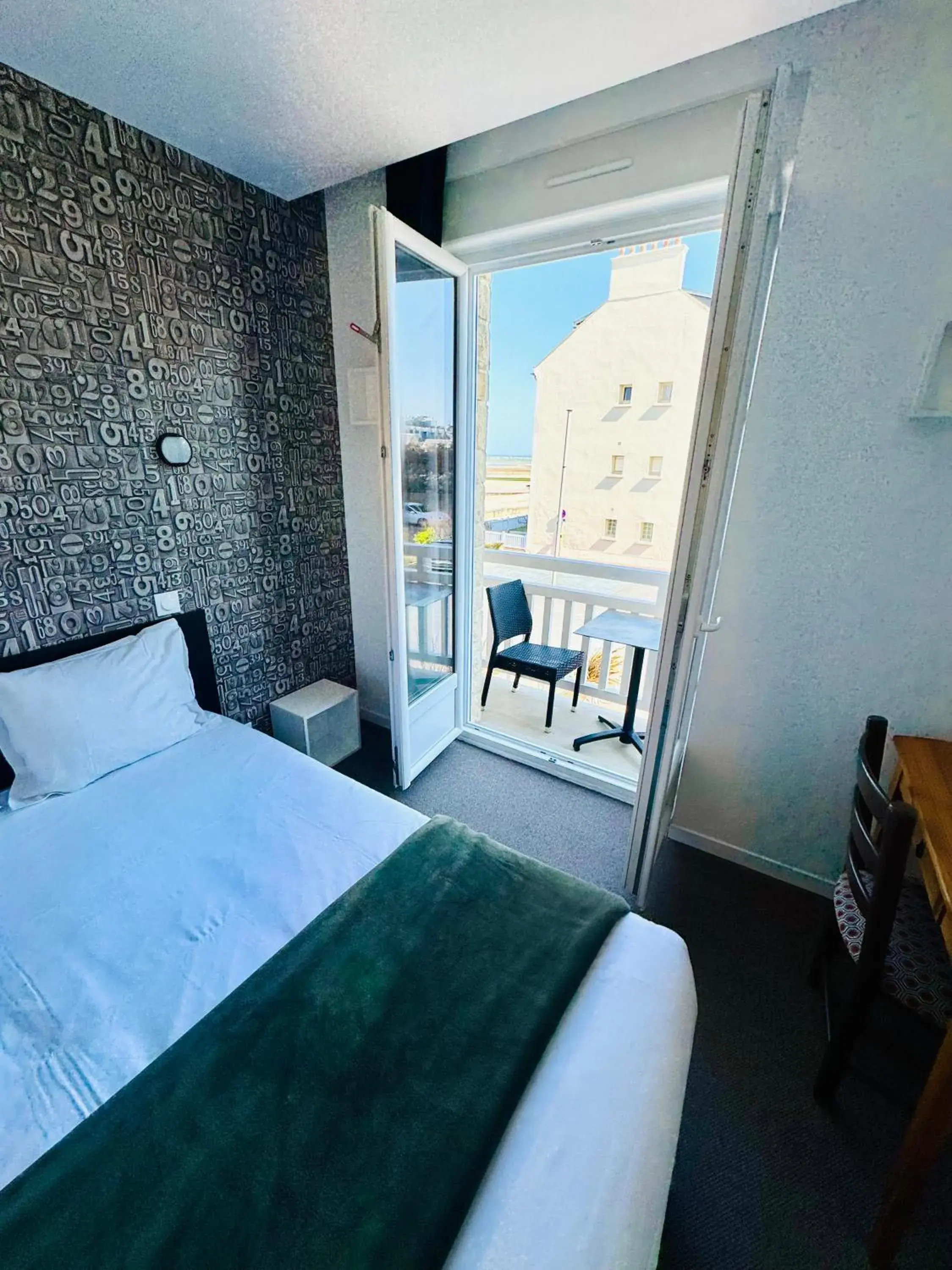 Double Room with Balcony in Le Clos Normand Double Room with Balcony in Le Clos Normand