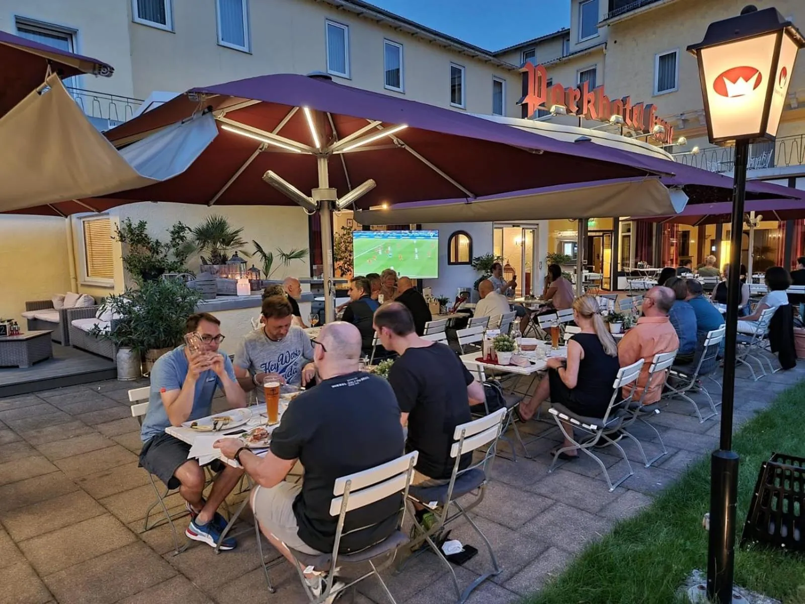 Restaurant/places to eat in Parkhotel Krone