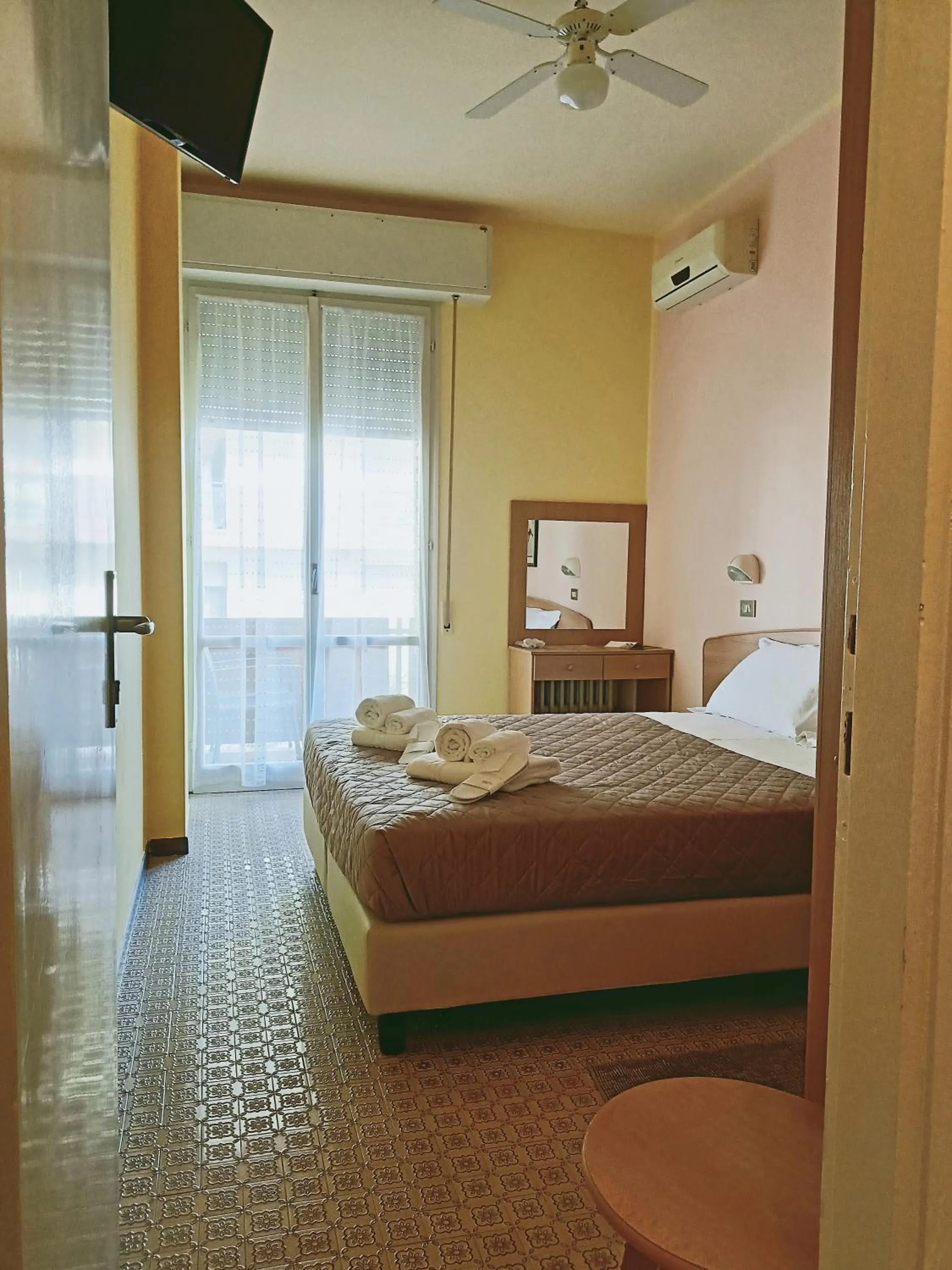Photo of the whole room, Bed in Hotel Rossella