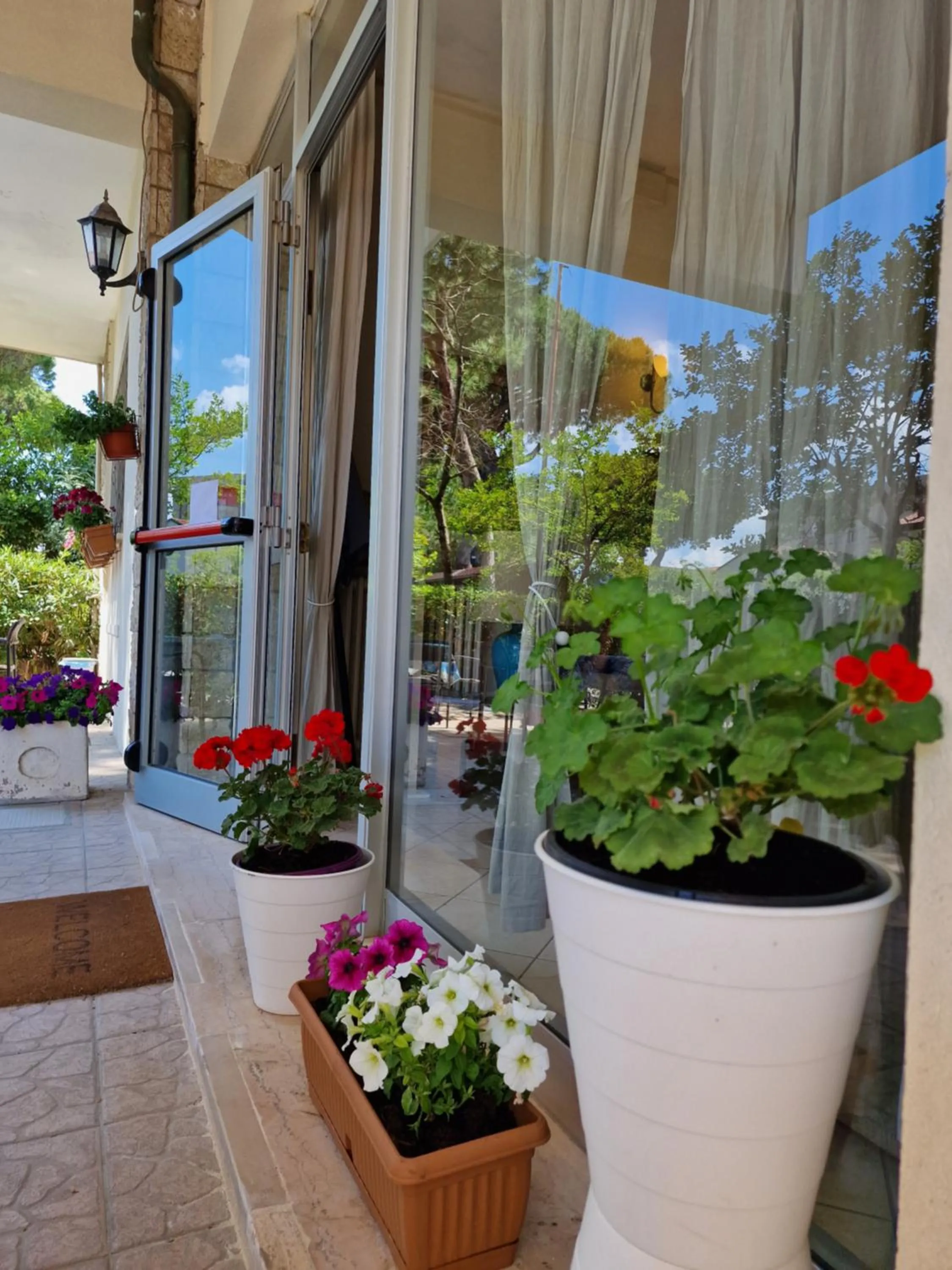 Facade/entrance in Hotel Rossella