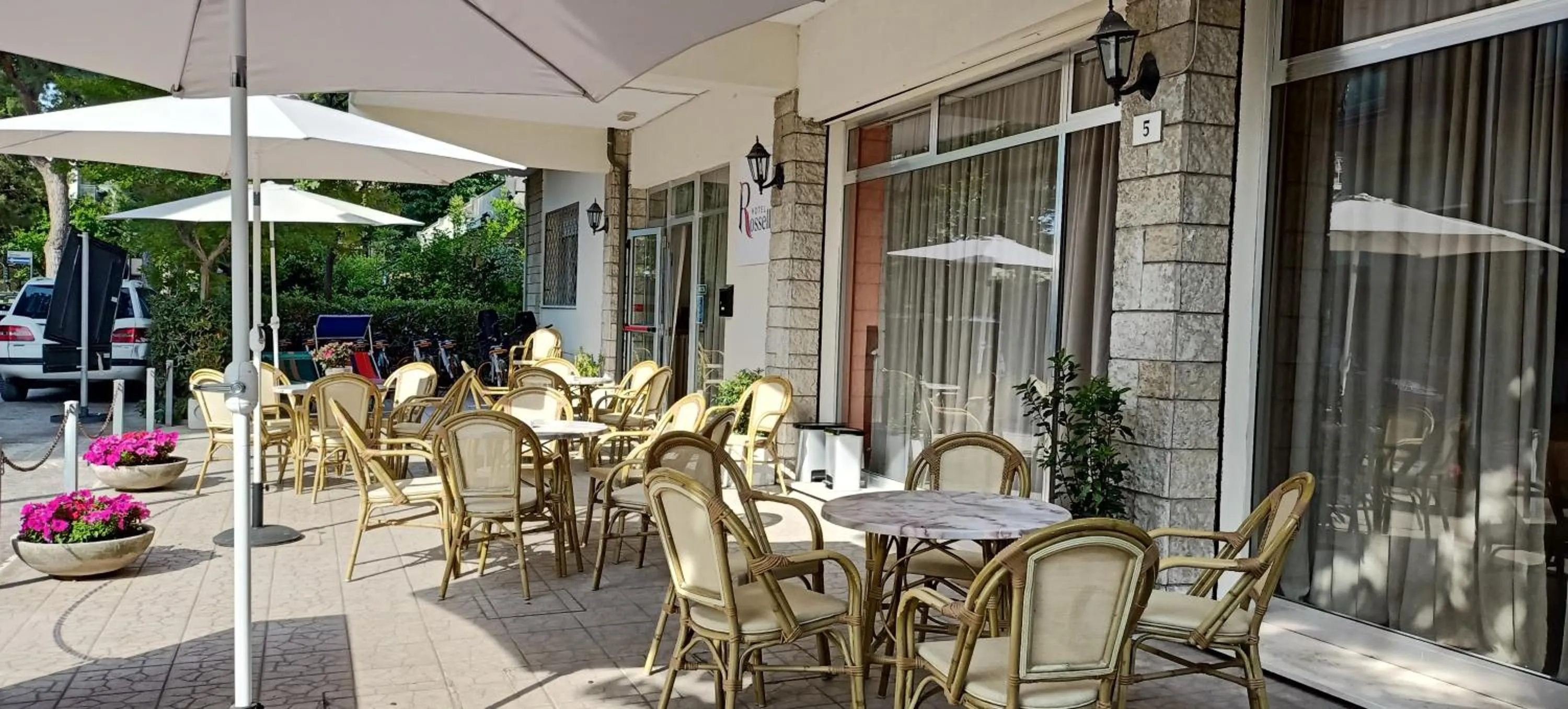 Patio in Hotel Rossella