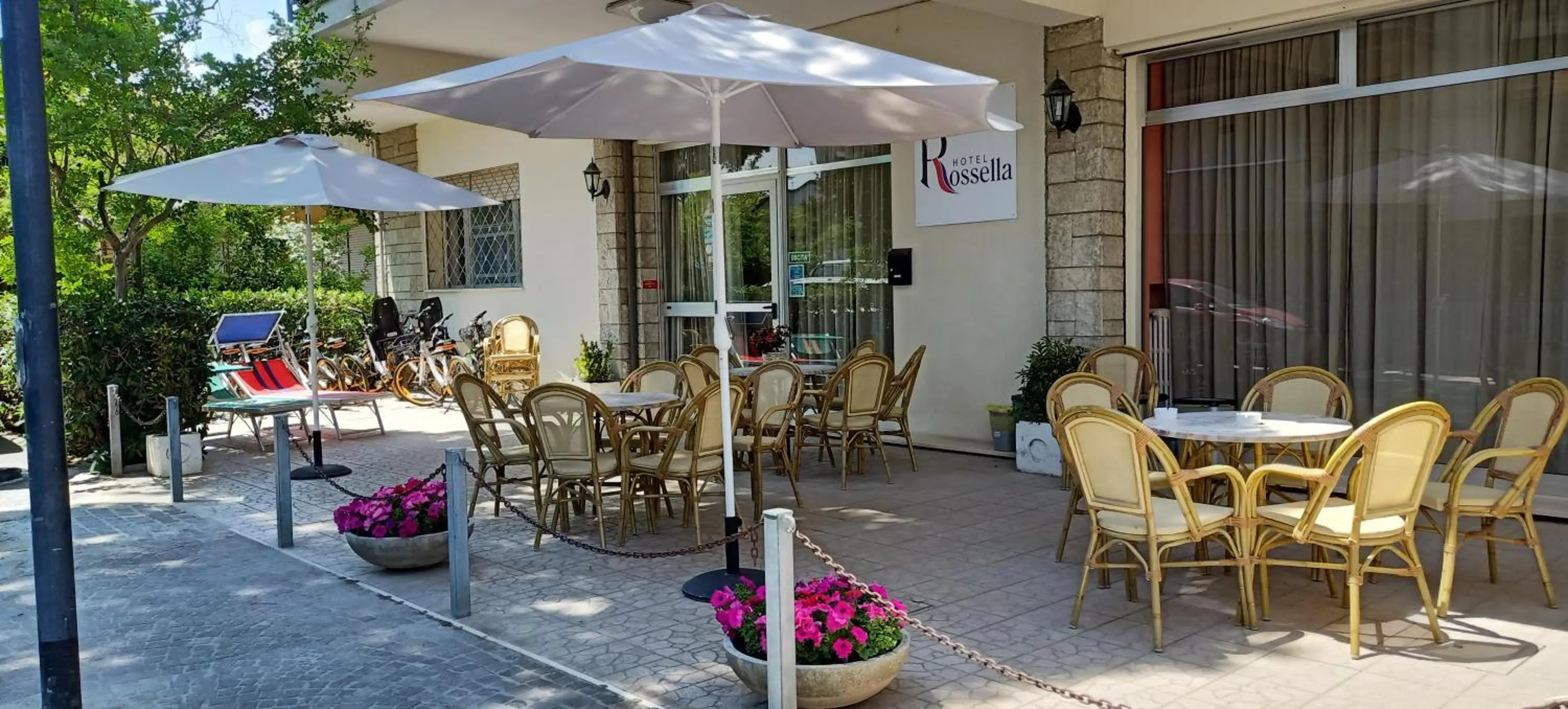 Patio in Hotel Rossella