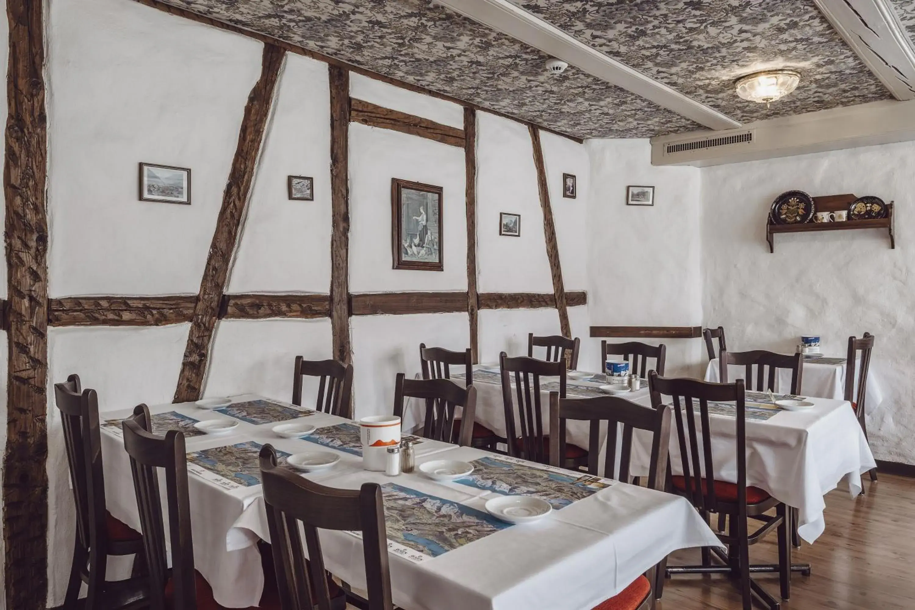 Restaurant/places to eat in Hotel Chalet Swiss Restaurant/places to eat in Hotel Chalet Swiss