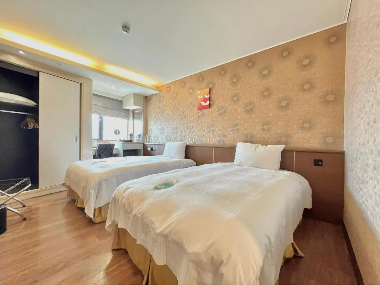 Bed in Grand Earl Hotel Bed in Grand Earl Hotel