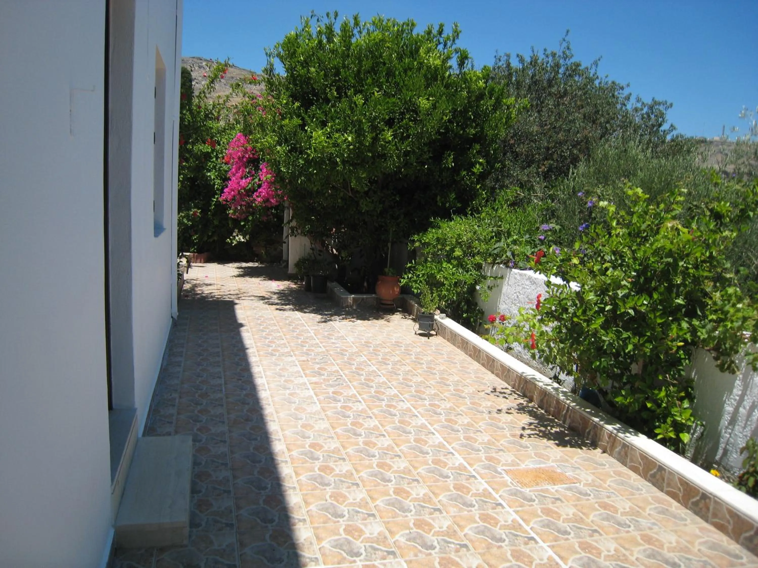 Property building in Eleftheria Lindian Studios II