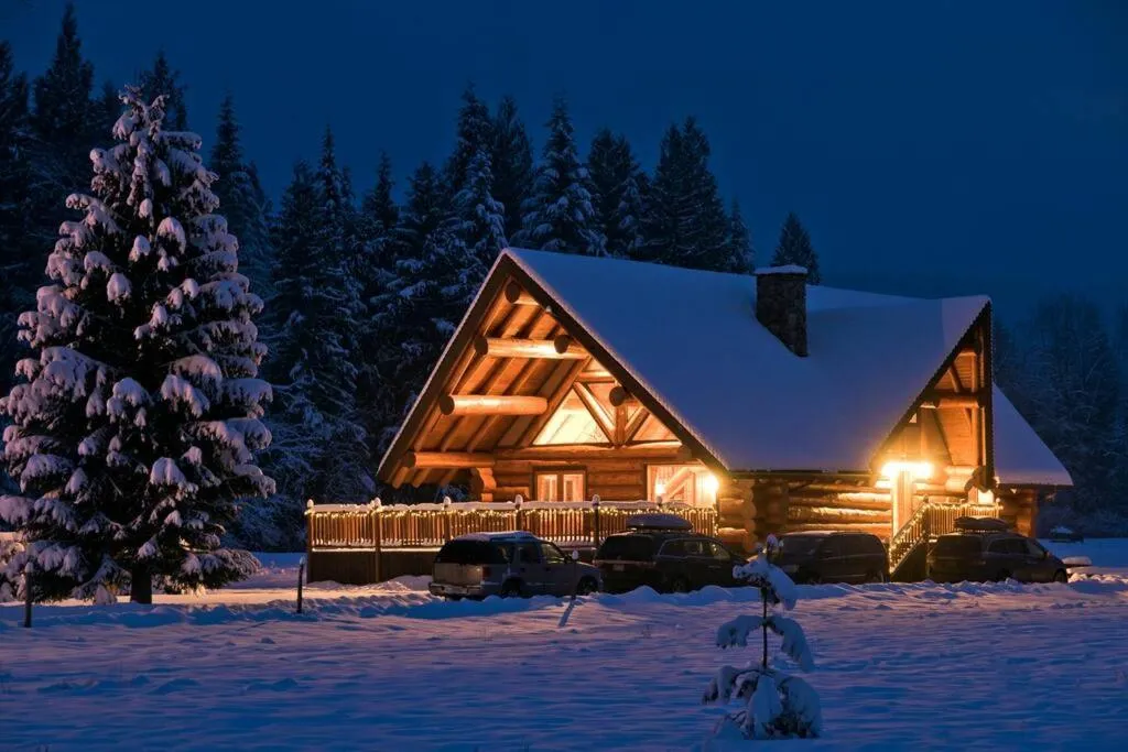 Property building in Revelstoke House Luxury Log House at Base of Resort