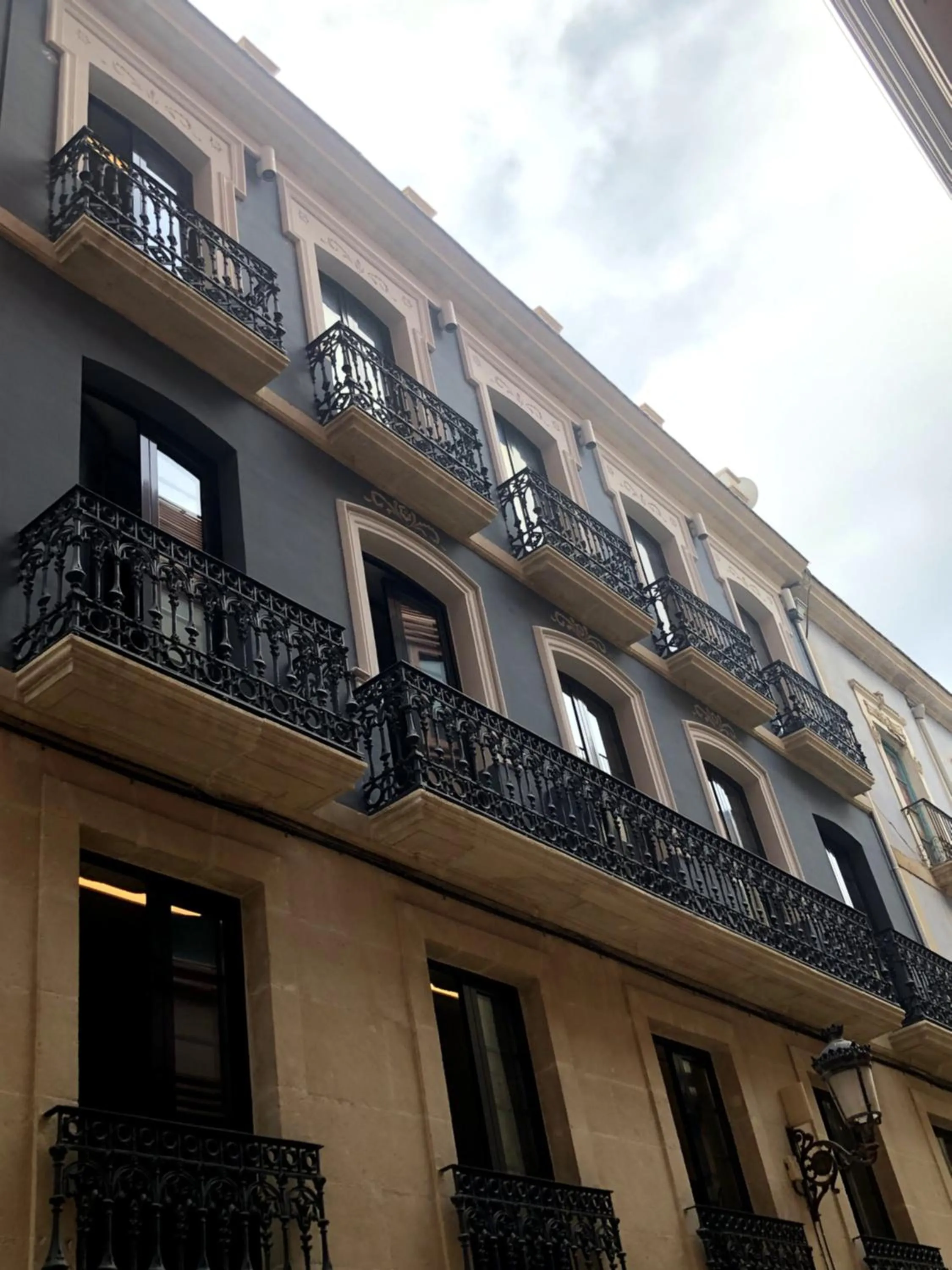 Facade/entrance in Arenal Suites Alicante