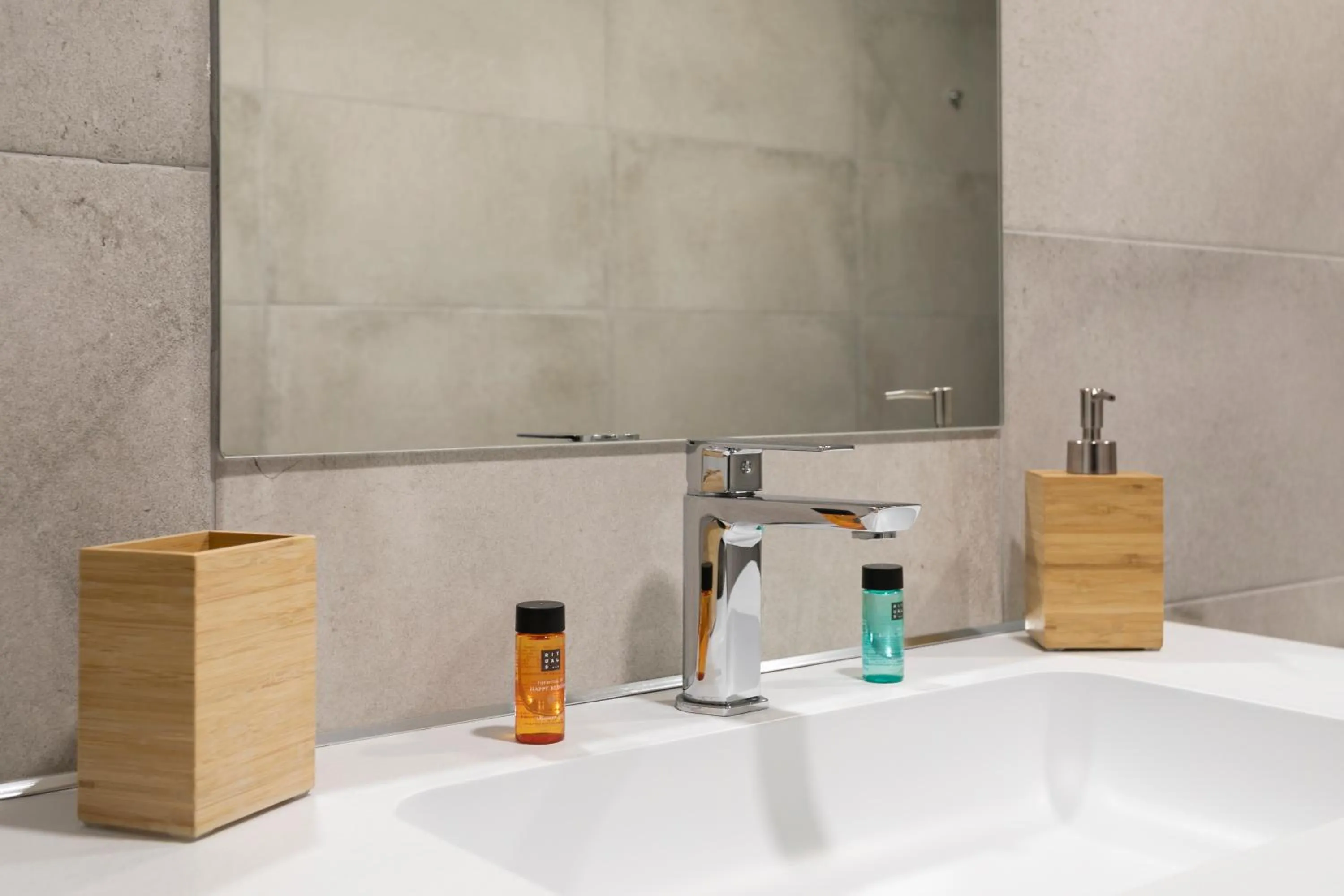 Bathroom in Arenal Suites Alicante